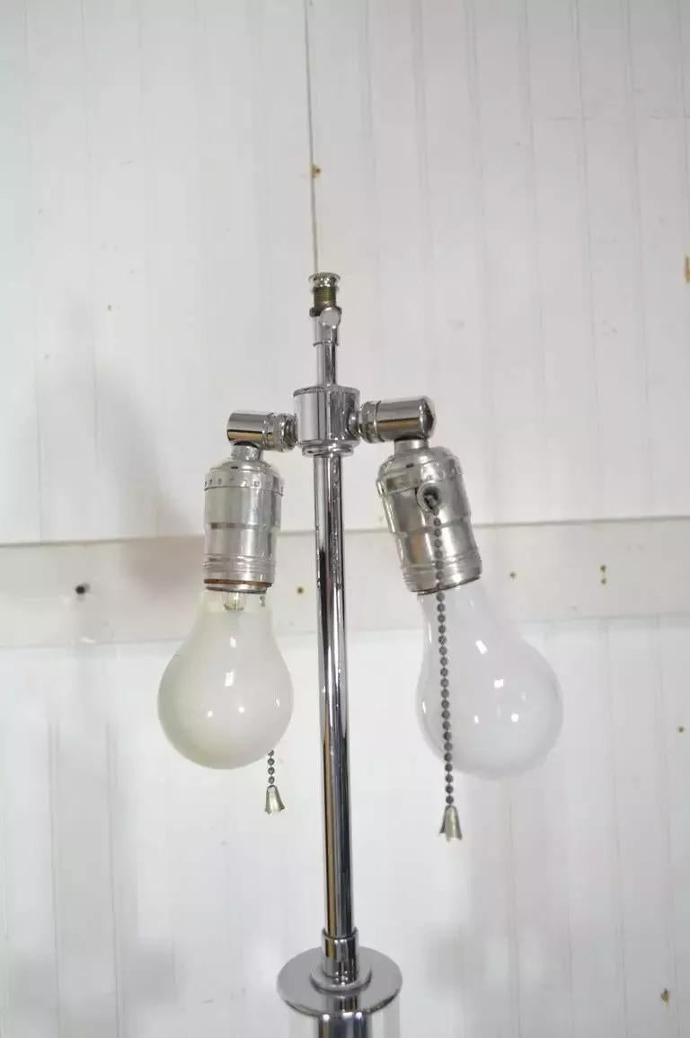 Chrome Paire de lampadaires Skyscraper empilés en lucite et chrome The Moderns en vente