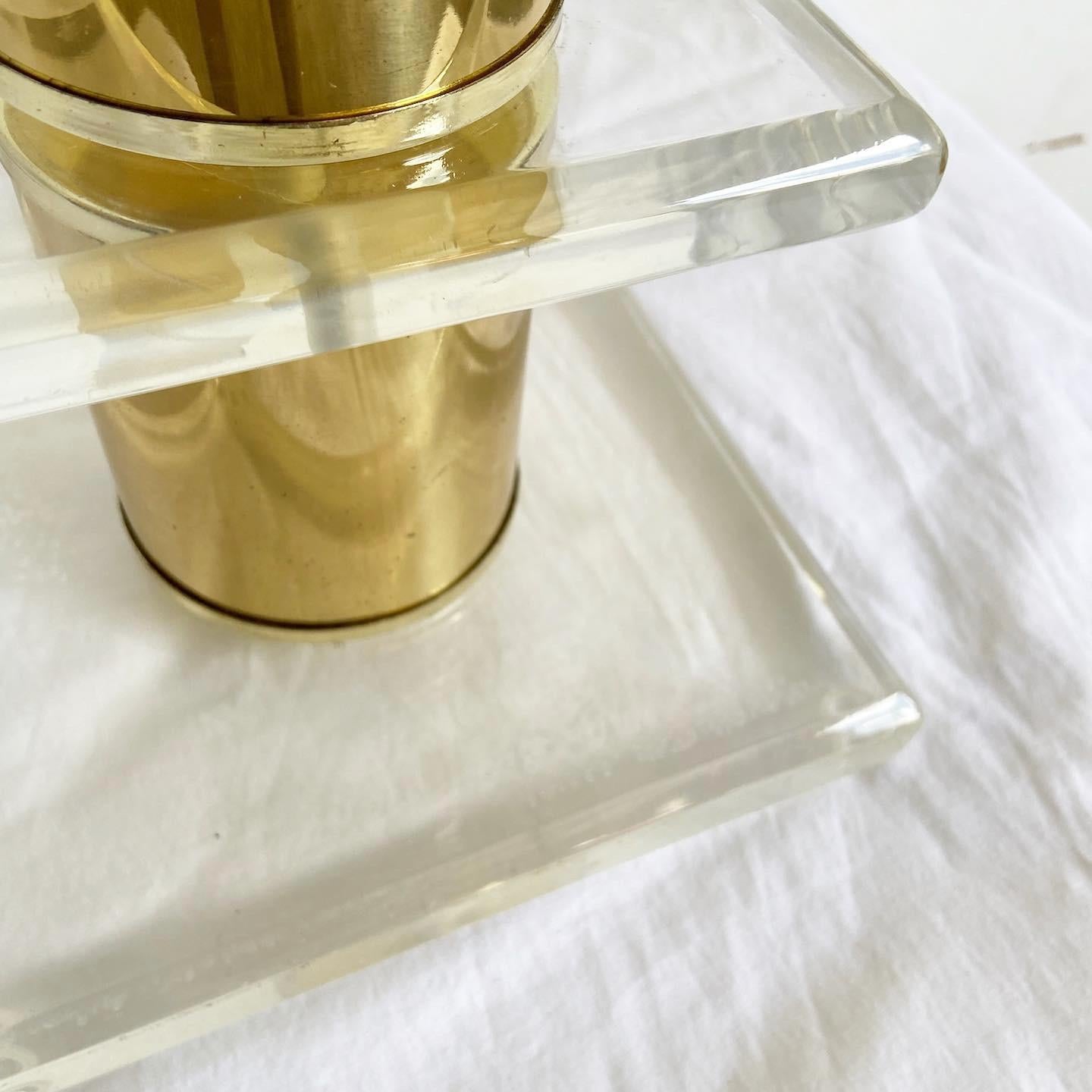 Mid Century Modern Stacked Lucite and Gold Table Lamp For Sale 1