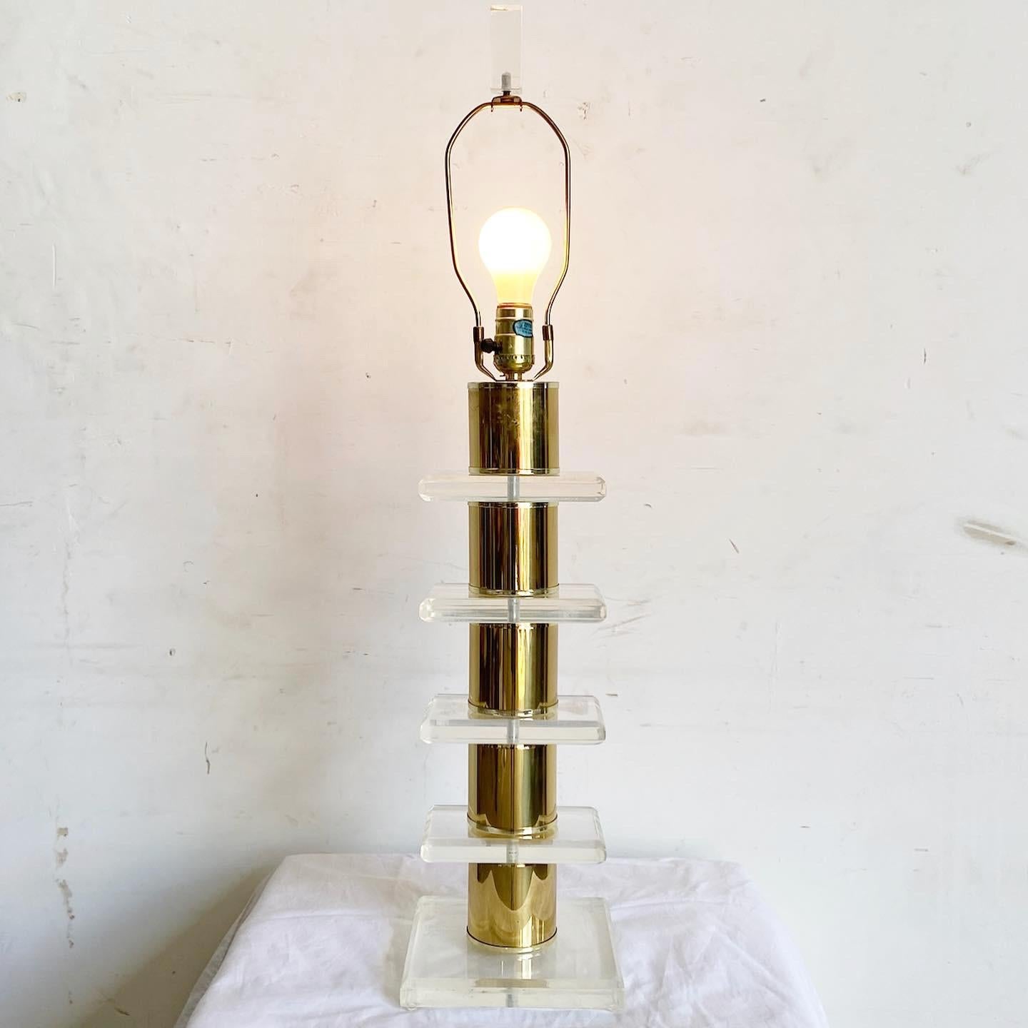 Mid Century Modern Stacked Lucite and Gold Table Lamp For Sale 2