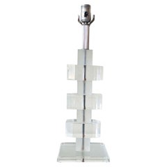 Mid Century Modern Stacked Lucite Tischlampe