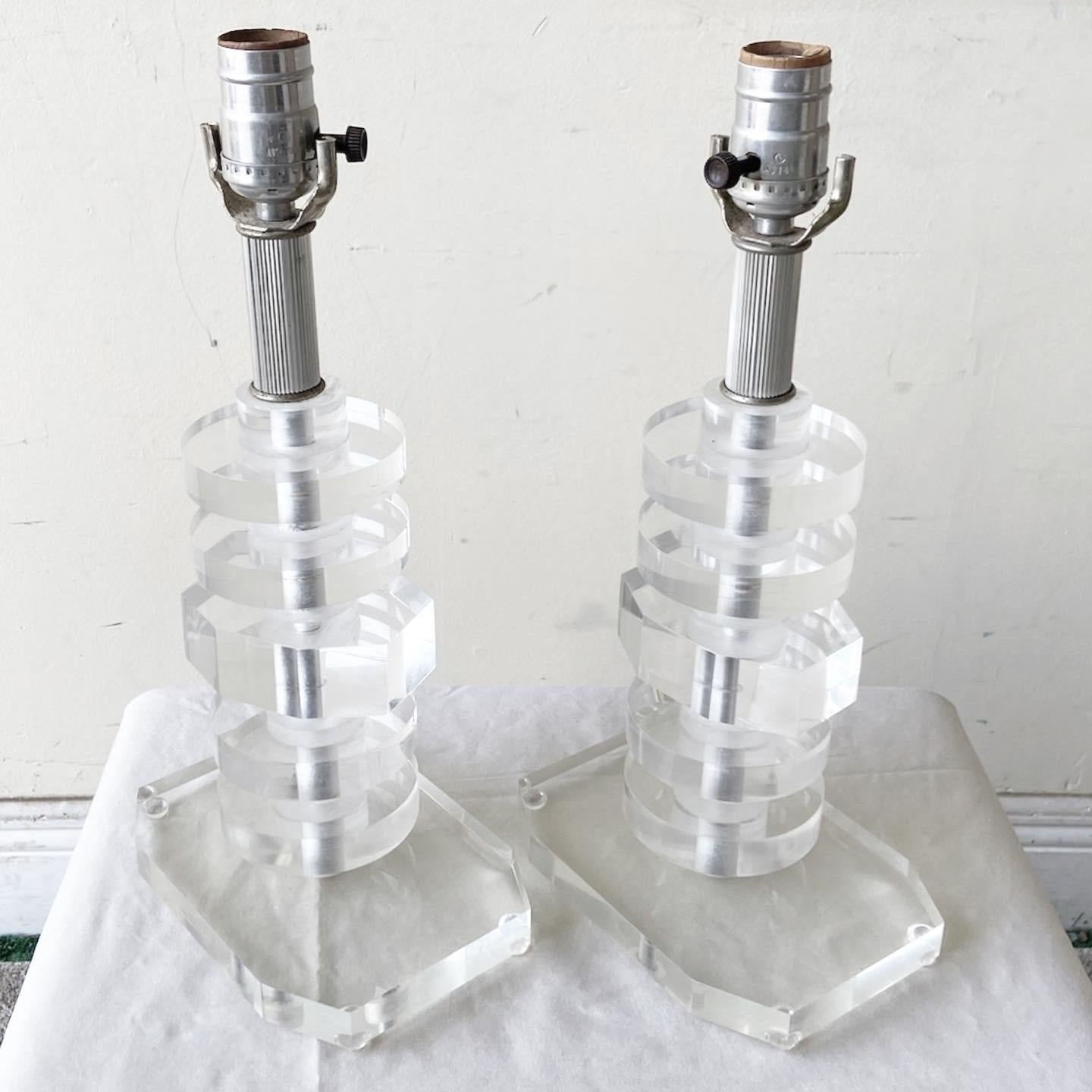 Mid-Century Modern Stacked Lucite Table Lamps, a Pair In Good Condition In Delray Beach, FL