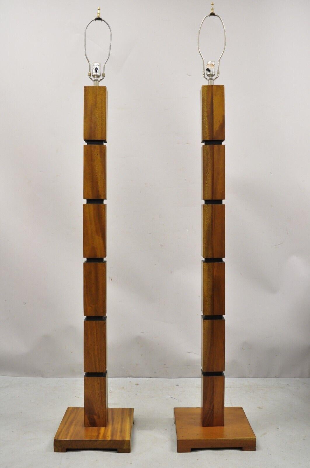 Mid-Century Modern Stacked Teak Wood Cube Modernist Pole Floor Lamps, a Pair 6