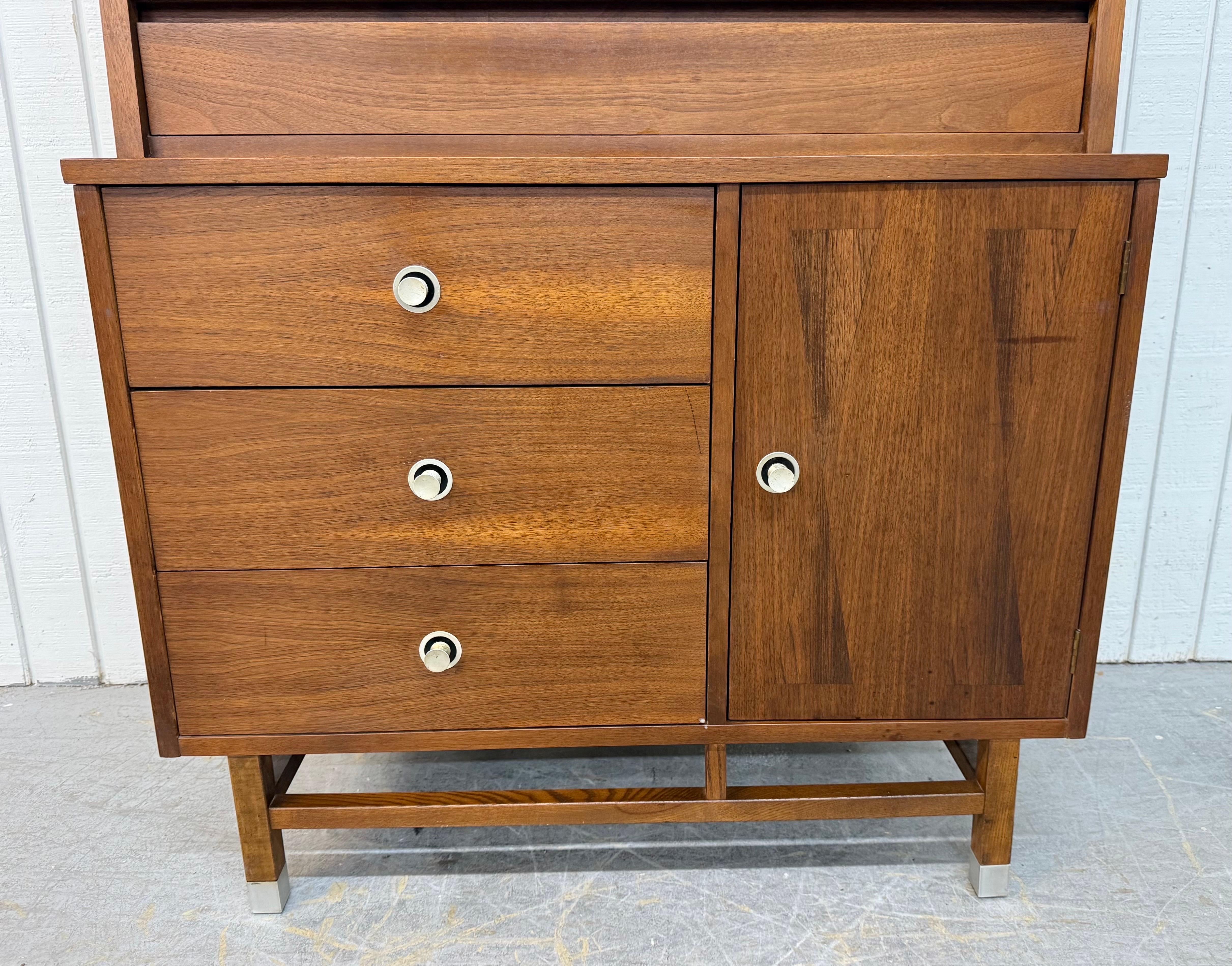 Mid-20th Century Mid-Century Modern Stanley Walnut Hutch For Sale