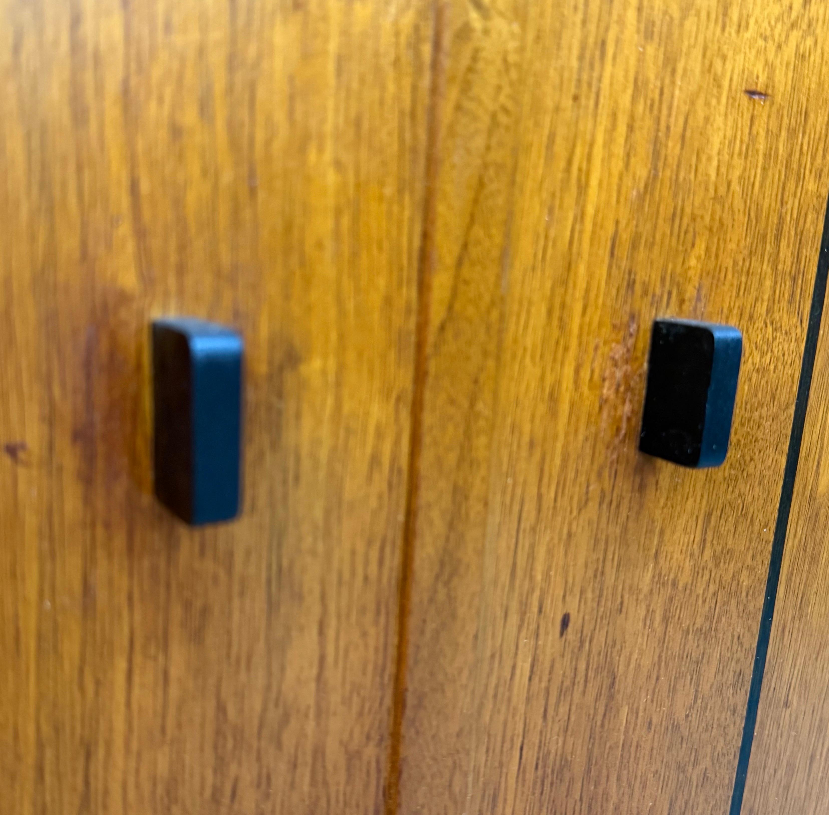 Mid-Century Modern Stanley Walnut Sideboard For Sale 4