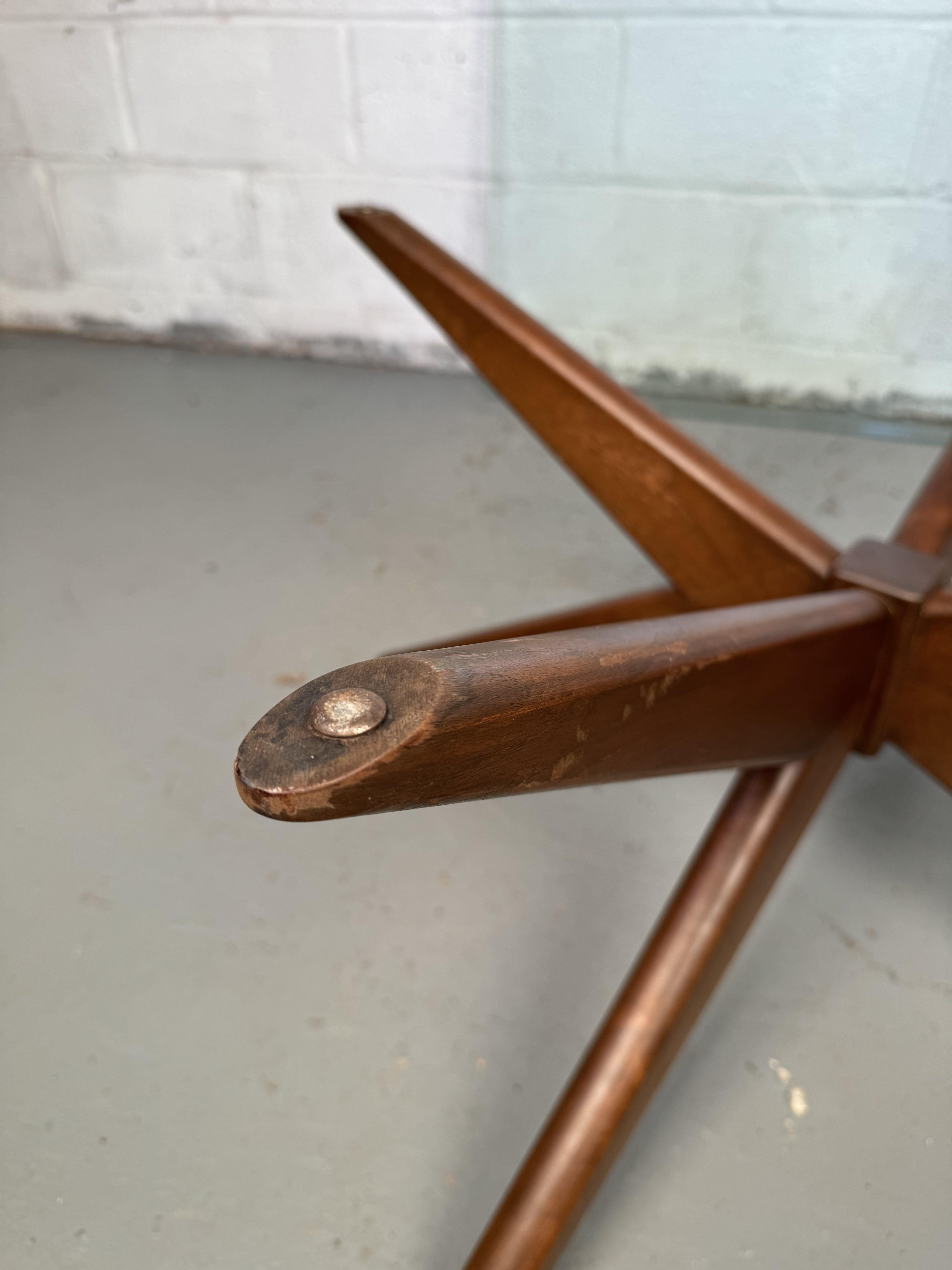 Table basse en forme d'étoile The Moderns en vente 9
