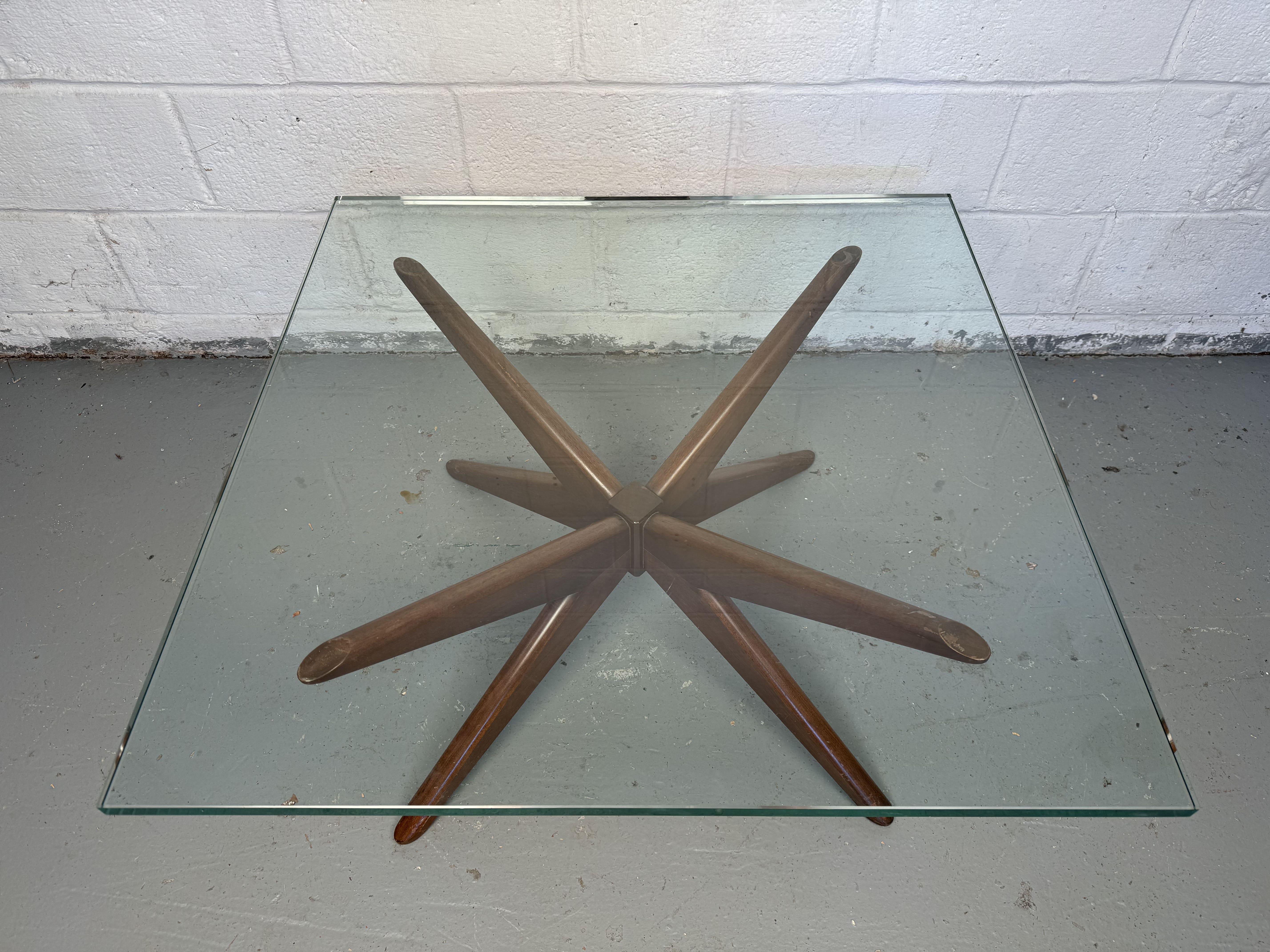 Table basse en forme d'étoile The Moderns Bon état - En vente à Brooklyn, NY