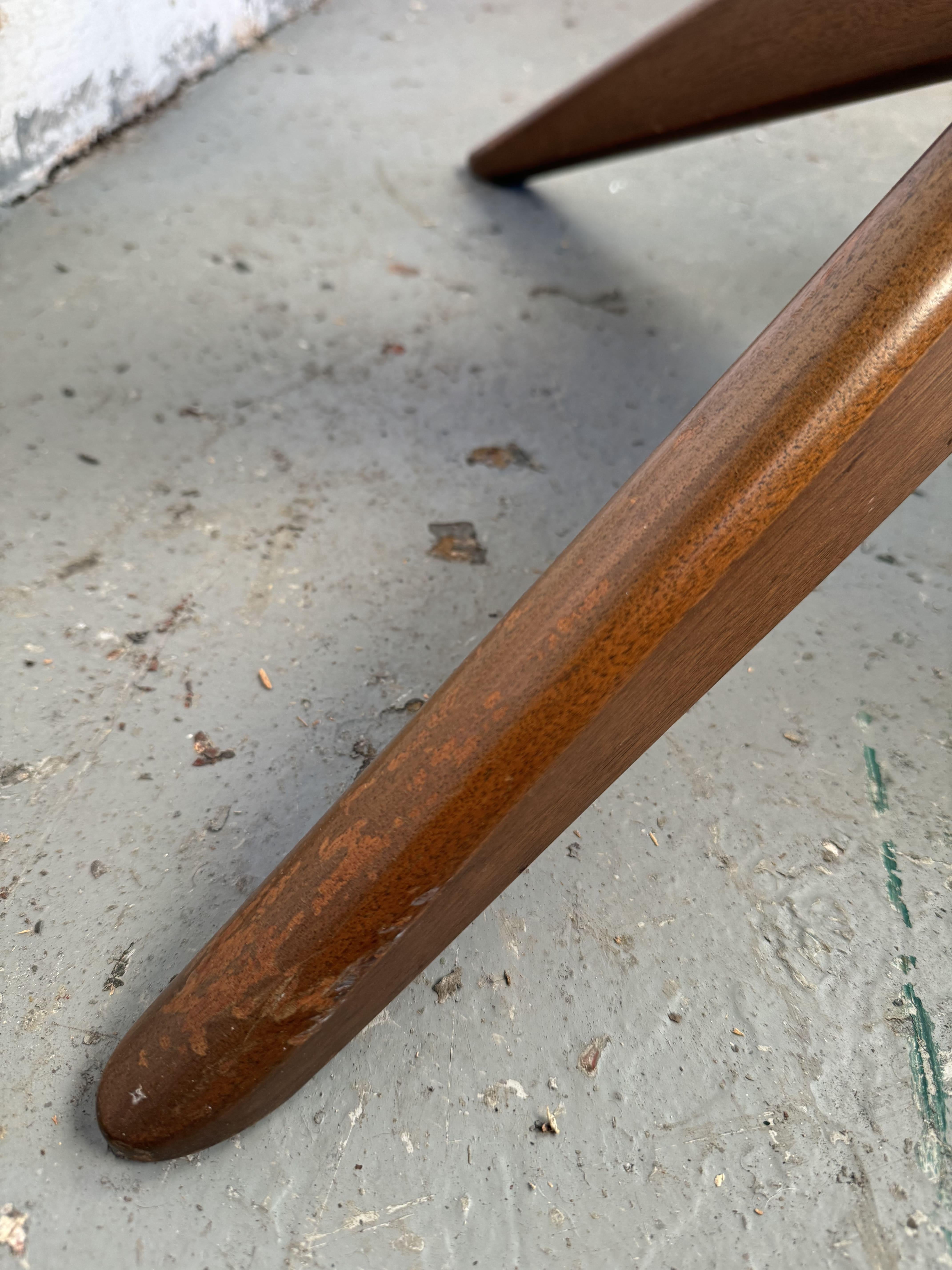 Table basse en forme d'étoile The Moderns en vente 3