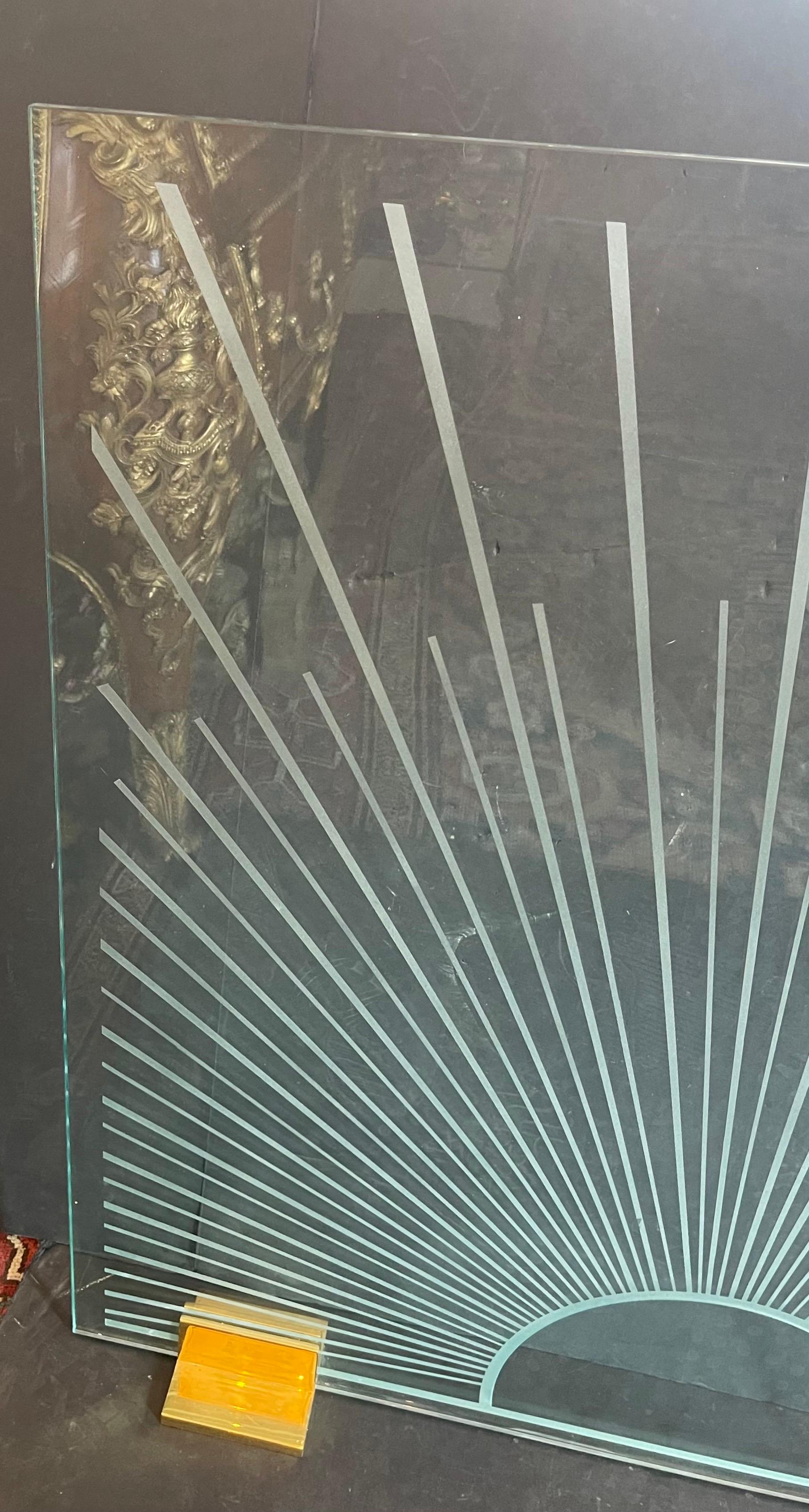 Mid-Century Modern Pare-feu Karl Springer moderne du milieu du siècle dernier en verre gravé en forme d'étoile et bronze en vente