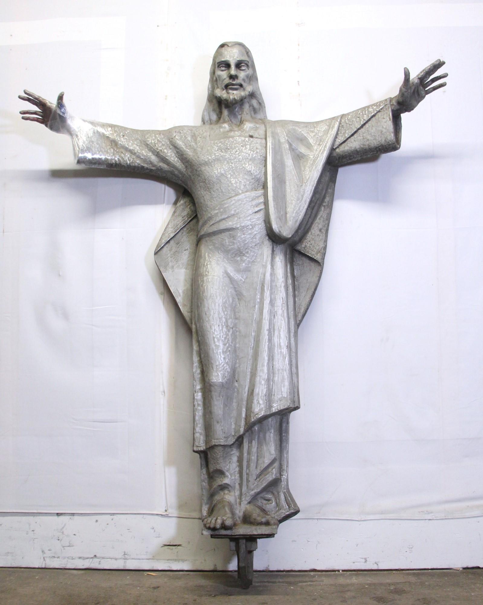 Hochdetaillierter Aluminiumguss mit Zinkoberfläche aus dem Jahr 1958. Diese Statue wurde von einem Außenhof der Norwegian Lutheran Church's in Brooklyn geholt. Bitte beachten Sie, dieser Artikel befindet sich in unserem Standort in Scranton, PA.