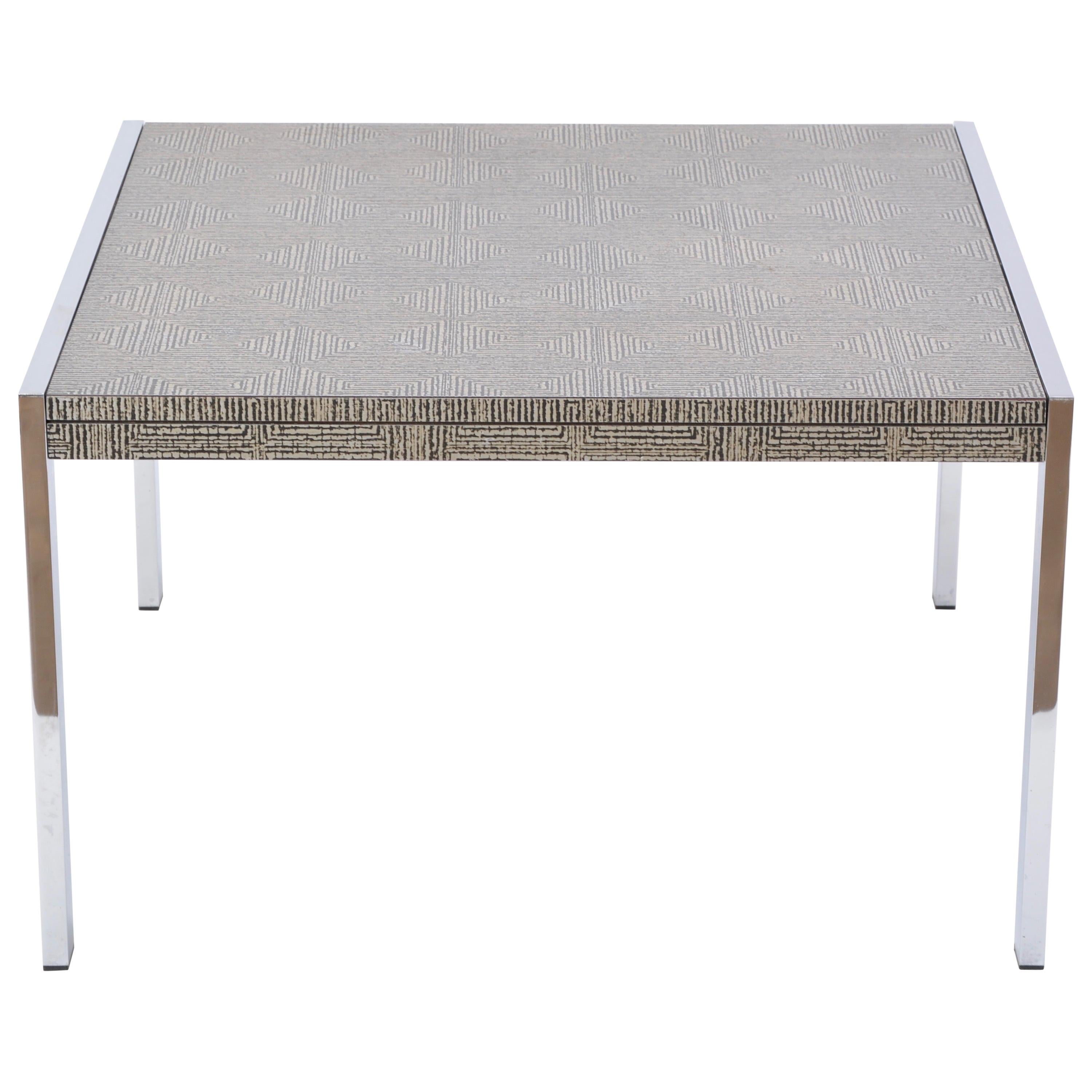 Table basse en acier et aluminium de style mi-siècle moderne avec motif graphique de méandre en vente