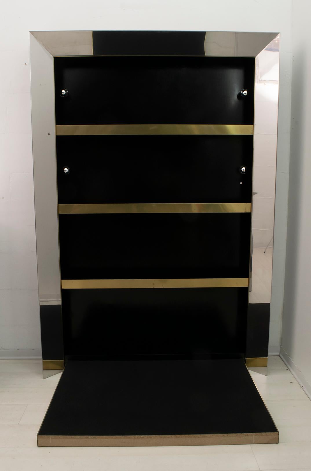 Mid-Century Modern Steel and Mirrors Bar Cabinet, 1970s 3