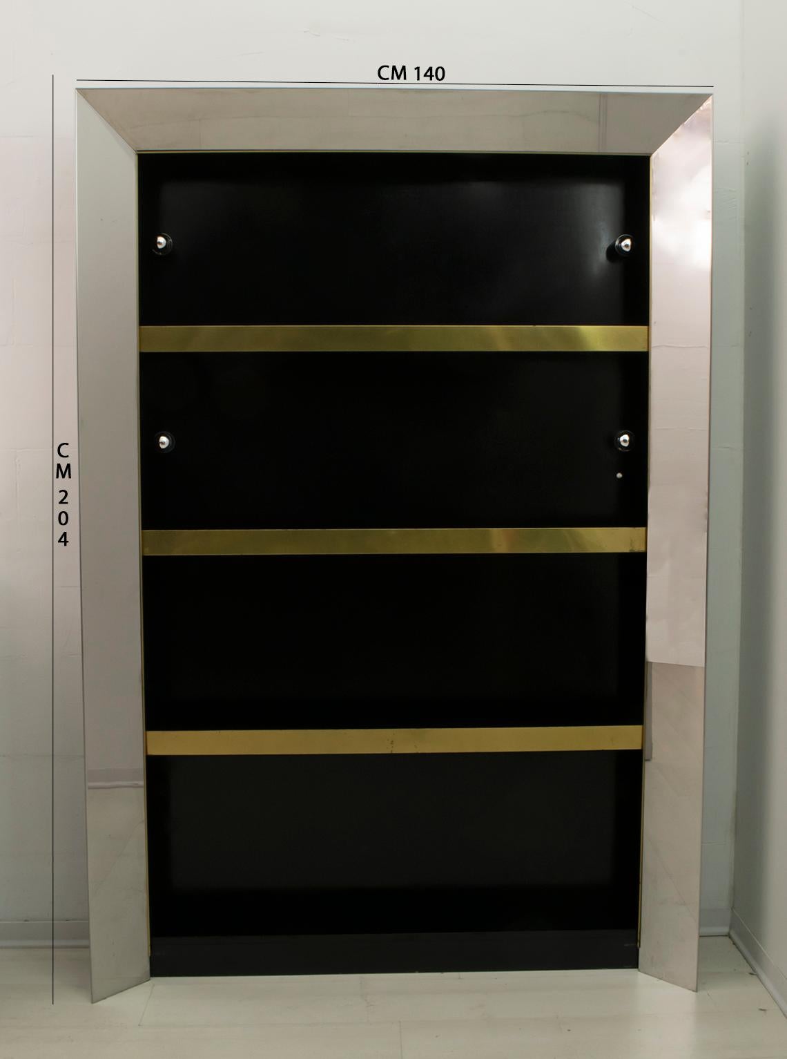 Mid-Century Modern Steel and Mirrors Bar Cabinet, 1970s 4