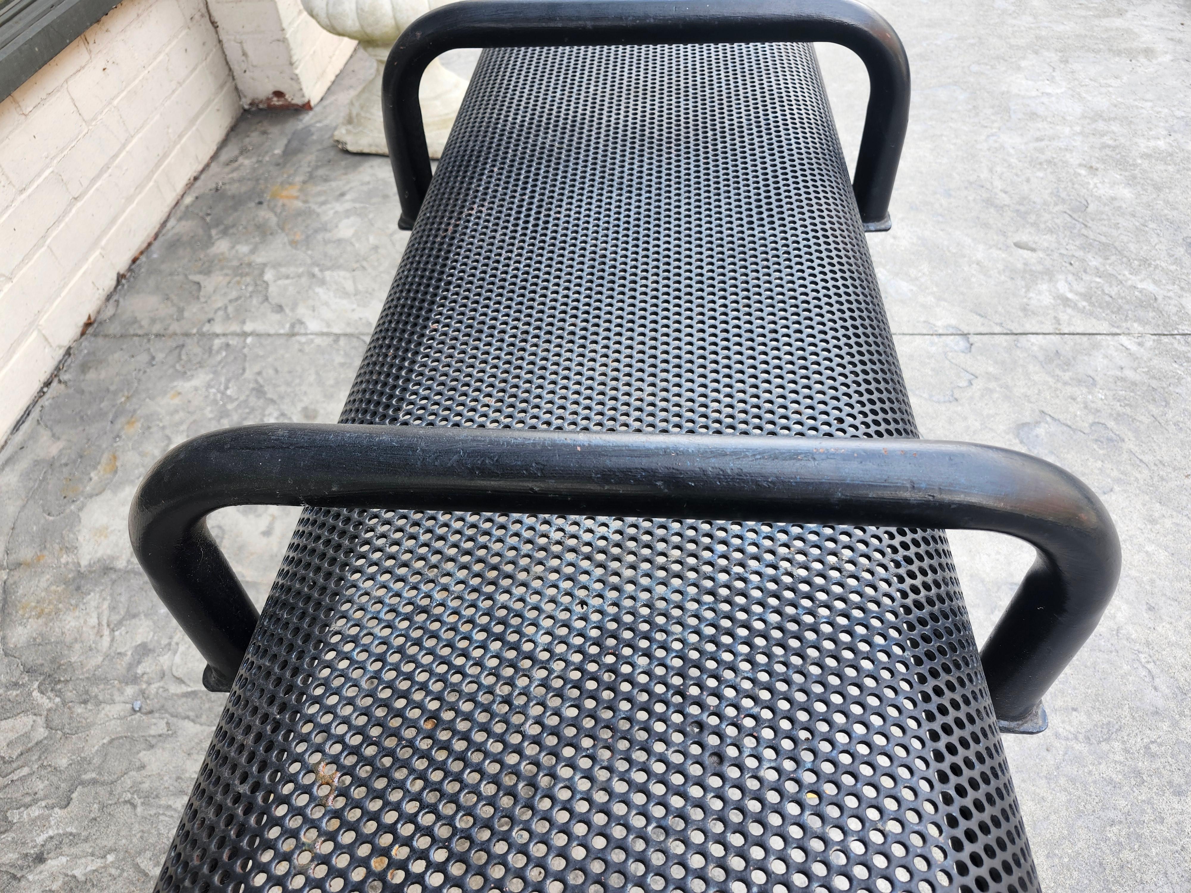 Mid Century Modern Stahl & Eisen Gartenbank (Ende des 20. Jahrhunderts) im Angebot