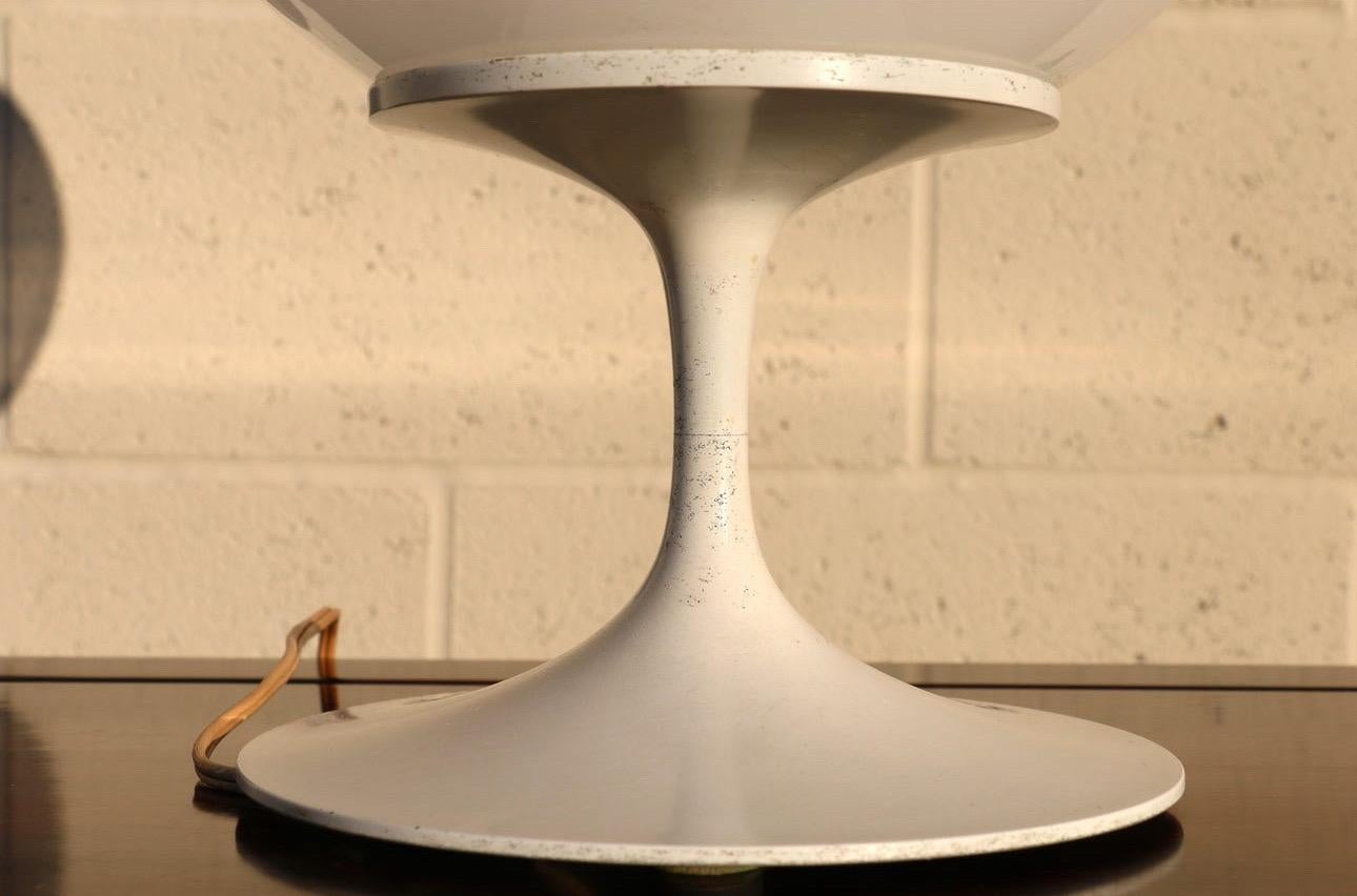 Mid-Century Modern Stemlite Table Lamp by Bill Curry for Design Lines  In Good Condition For Sale In North Hollywood, CA