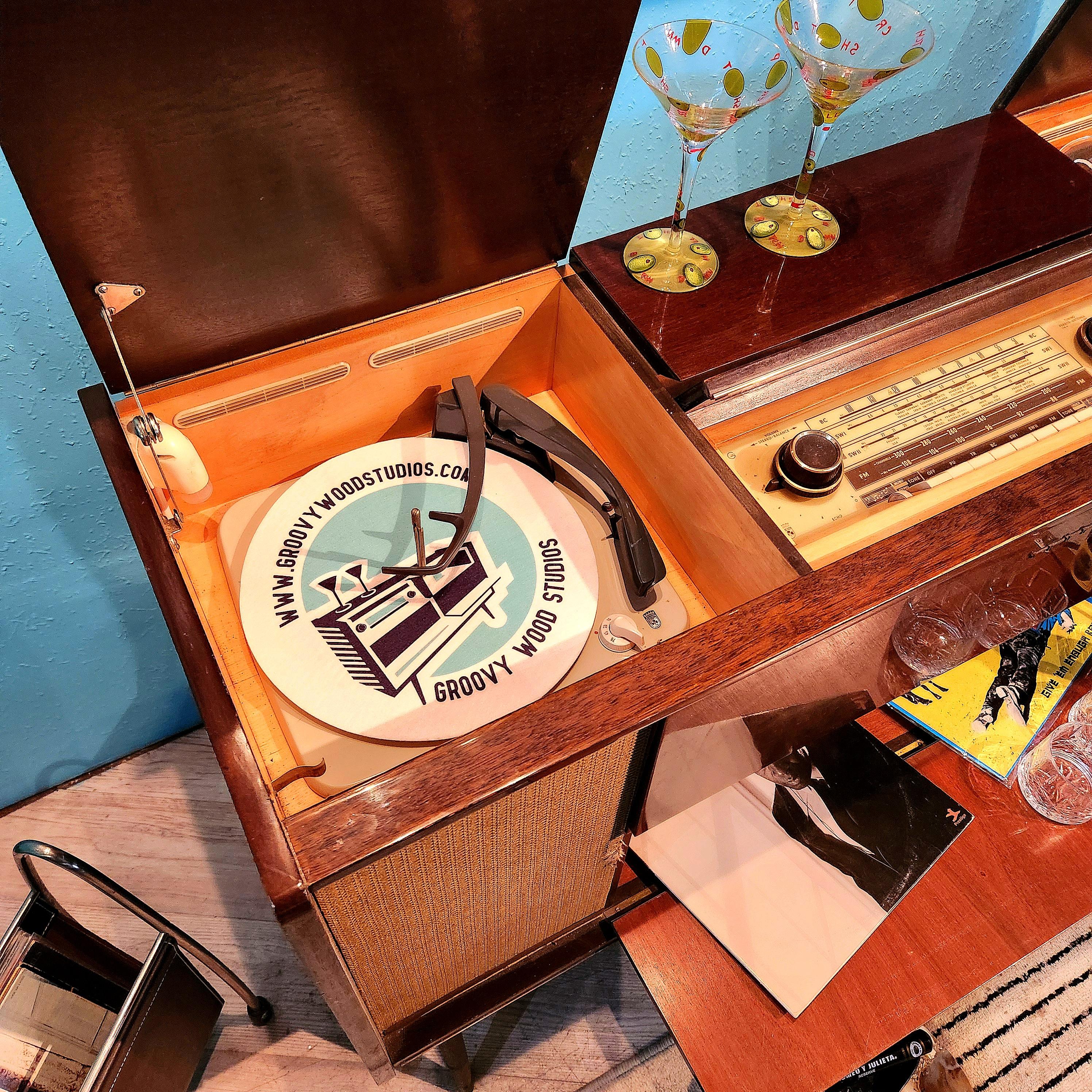 Bauhaus Mid-Century Modern Stereo Console Bar Radio Record Player Bluetooth Eames lk