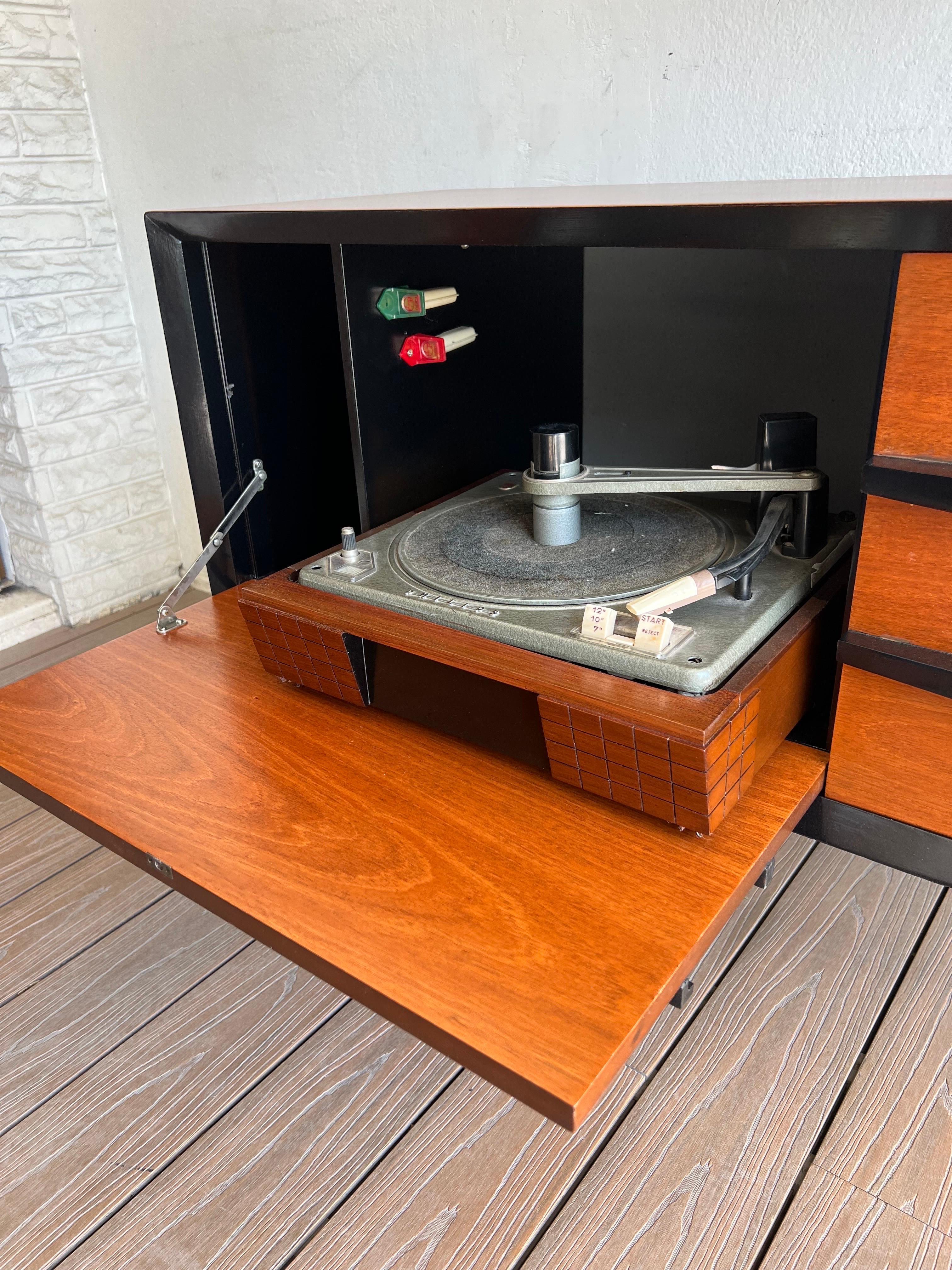 Elm Mid-Century Modern Stereo Console For Sale