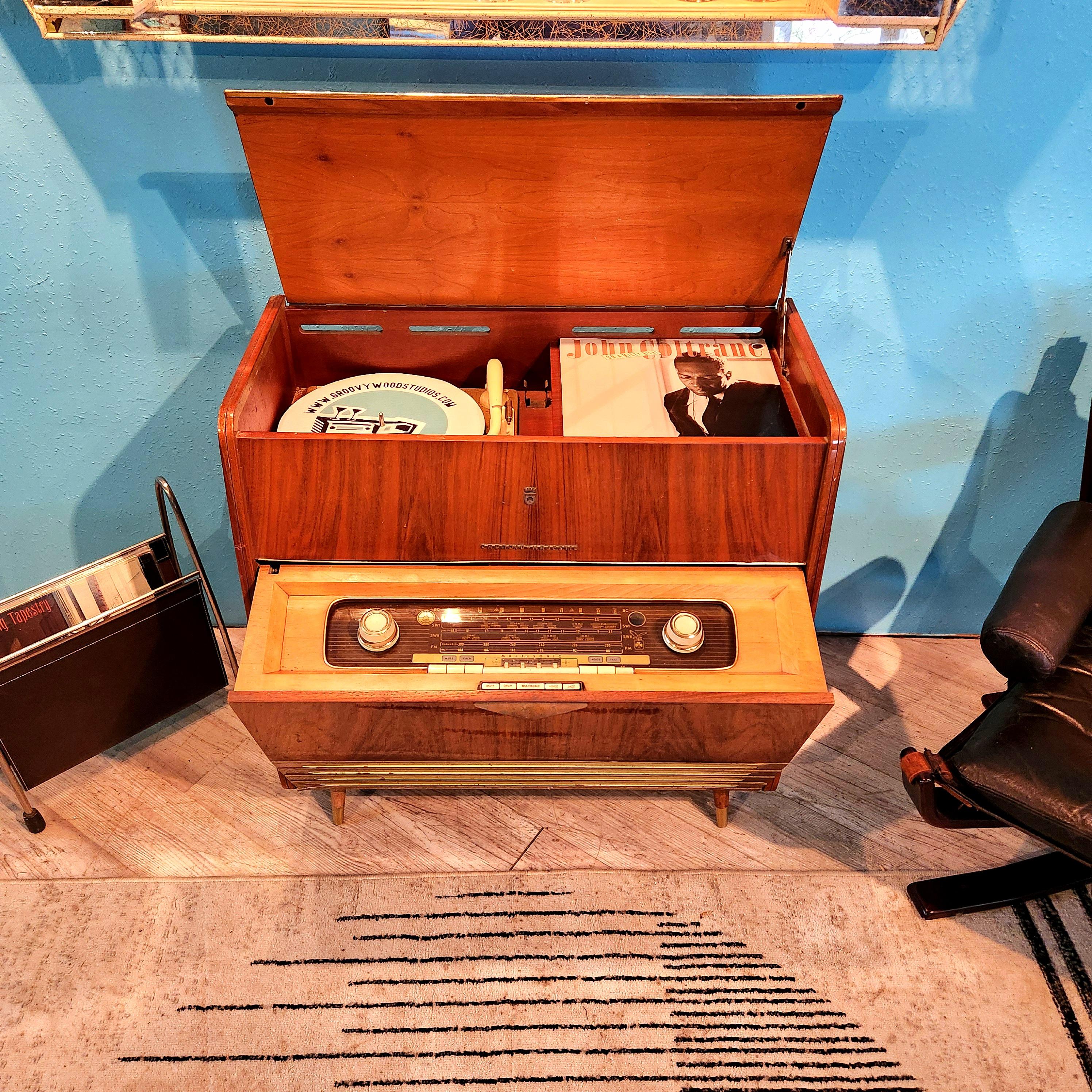 Mid-Century Modern Stereo-Konsolenplattenspieler amp bluetooth lk eames, Mid-Century Modern (Holz) im Angebot