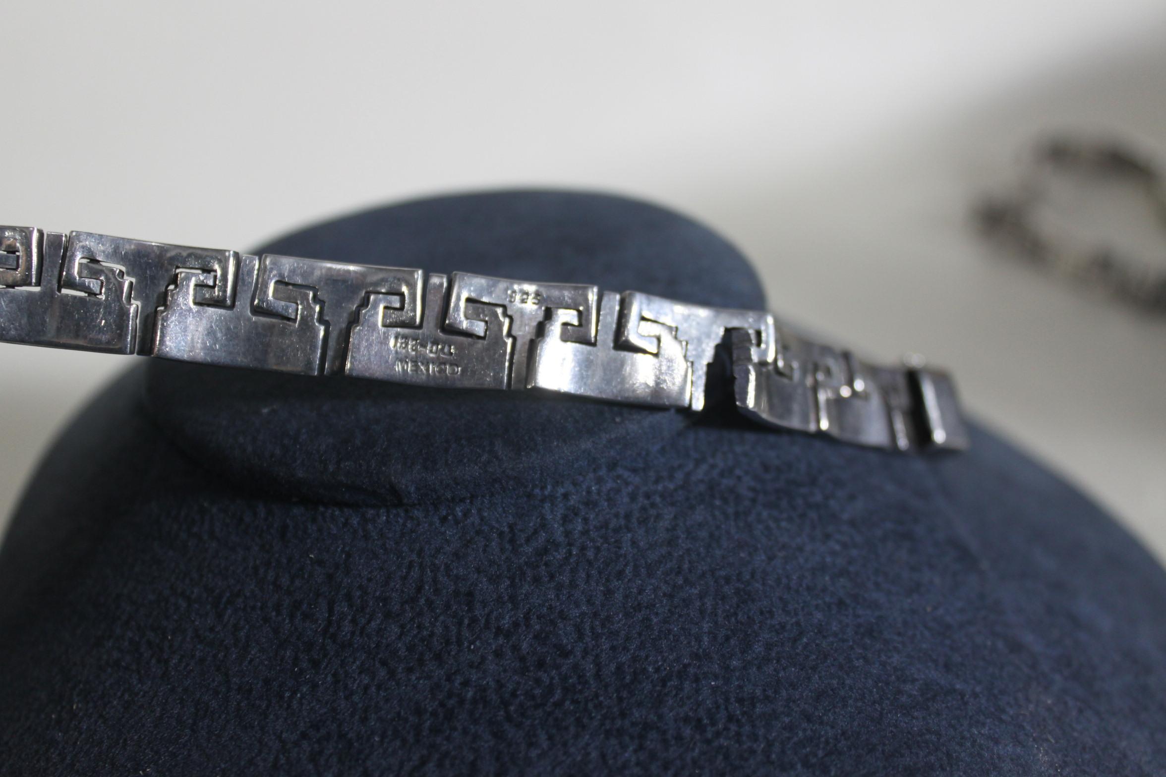 Mid-Century Modern Sterling Silver Mexican Geometric Linked Chunky Bracelet For Sale 5