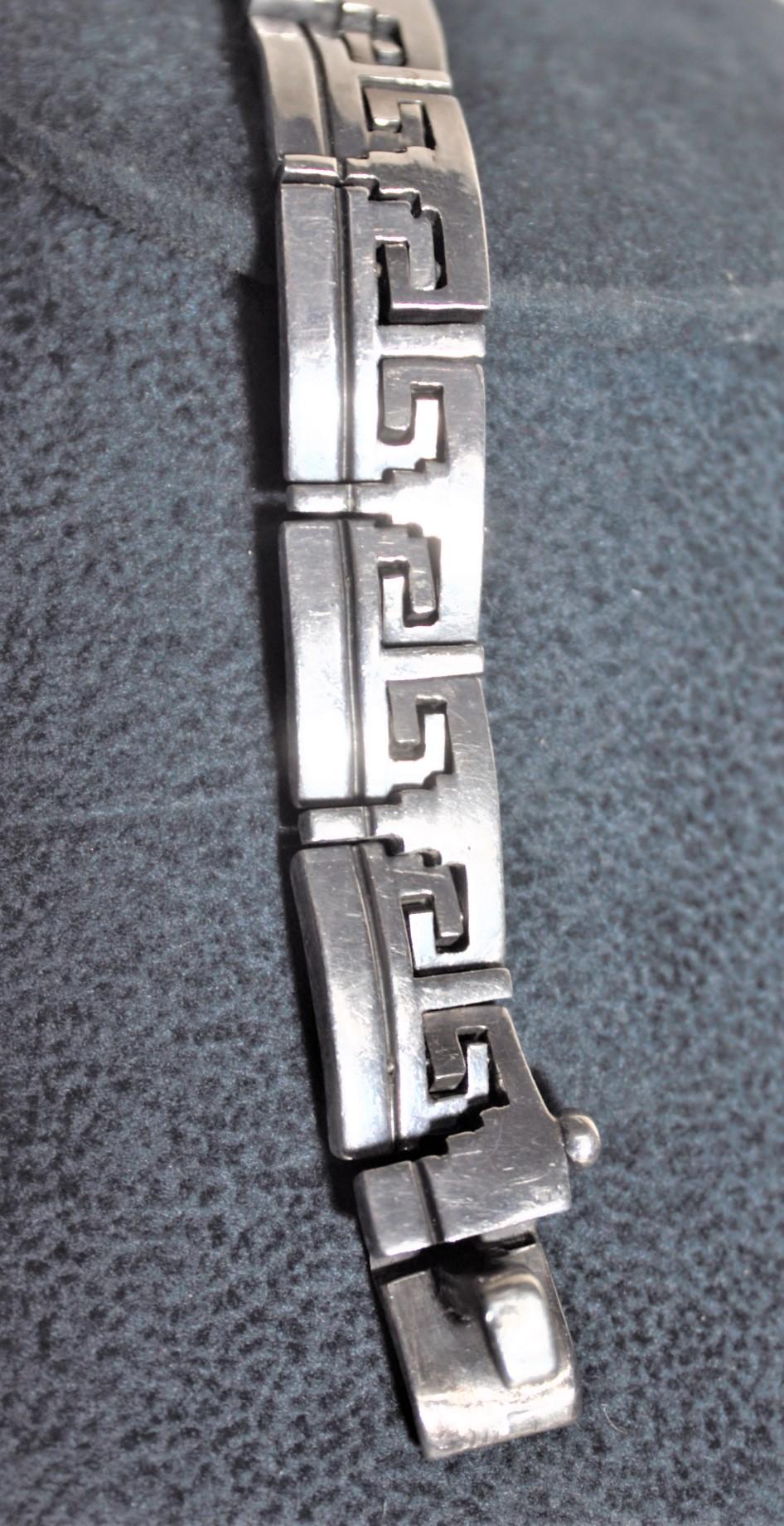 Mid-Century Modern Sterling Silver Mexican Geometric Linked Chunky Bracelet For Sale 2