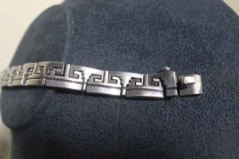 Mid-Century Modern Sterling Silver Mexican Geometric Linked Chunky Bracelet For Sale 4