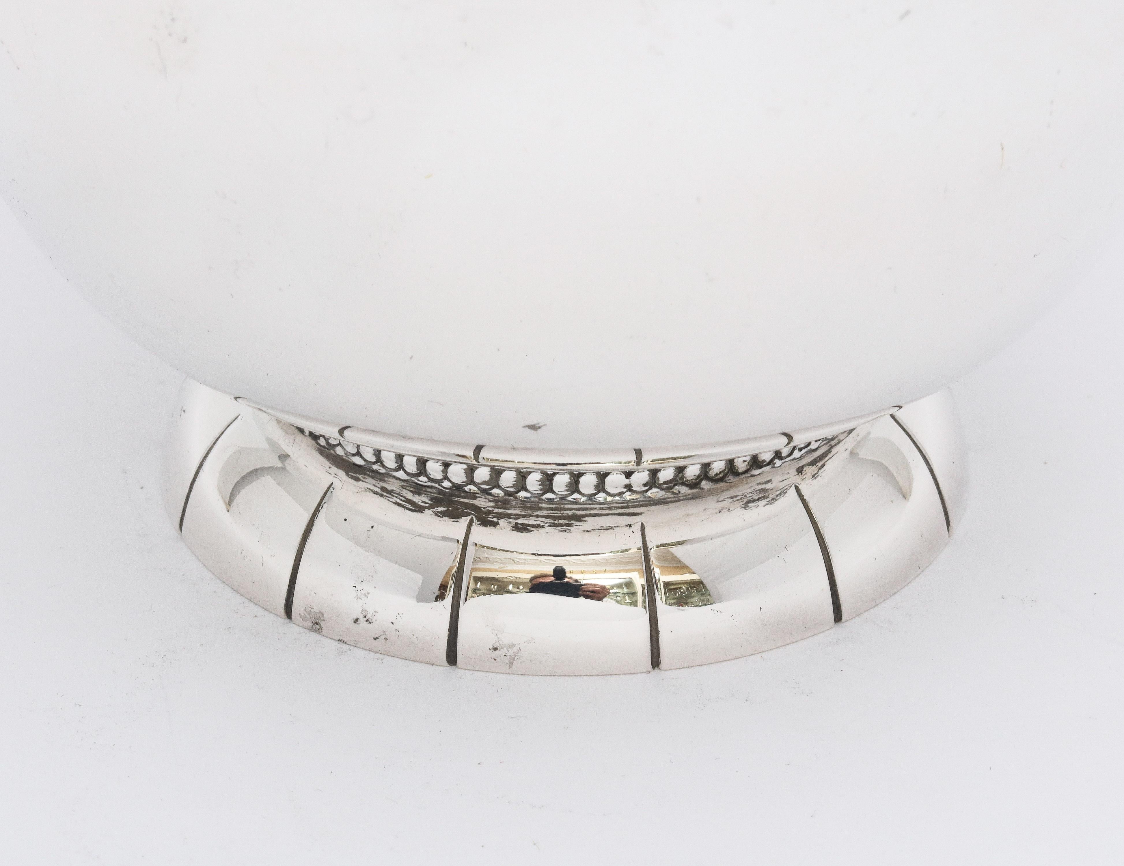 Mid-Century Modern Sterling Silver Serving Bowl on Raised Base For Sale 1