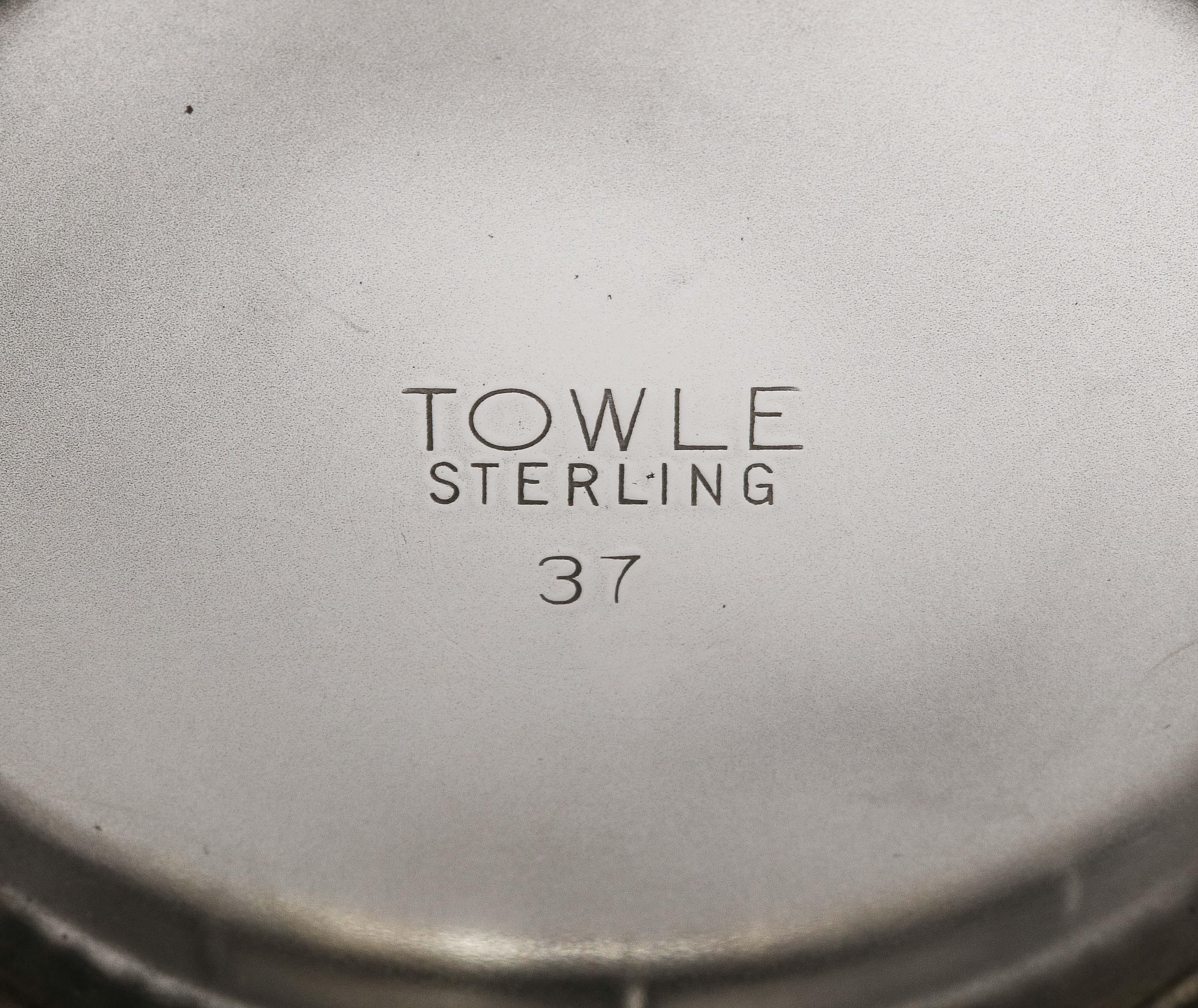 Moderne Servierschale aus Sterlingsilber auf erhöhtem Sockel aus der Mitte des Jahrhunderts im Angebot 2