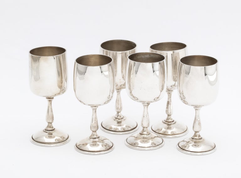 Mid-Century Modern Sterling Silver Set of Cordial Glasses In Good Condition For Sale In New York, NY