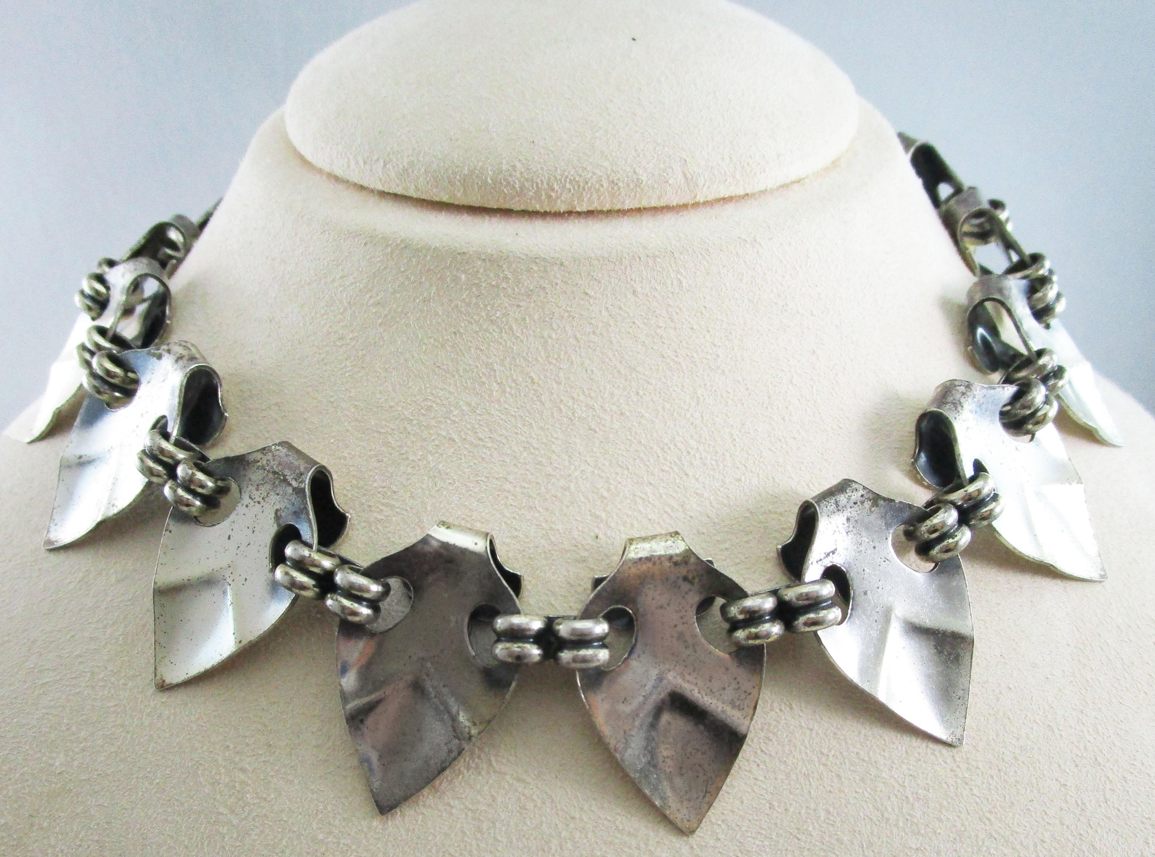 Mid-Century Modern Sterling Silver Shield Helmet Scroll Choker In Excellent Condition In Lexington, KY