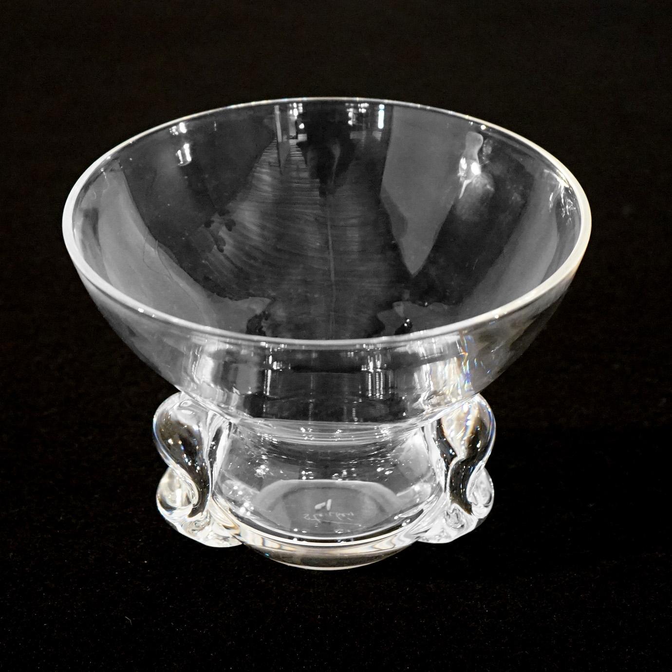 Mid Century Modern Steuben Art Glass Crystal Bowl mit Pinched Base, signiert, 20thC

Maße - 5 