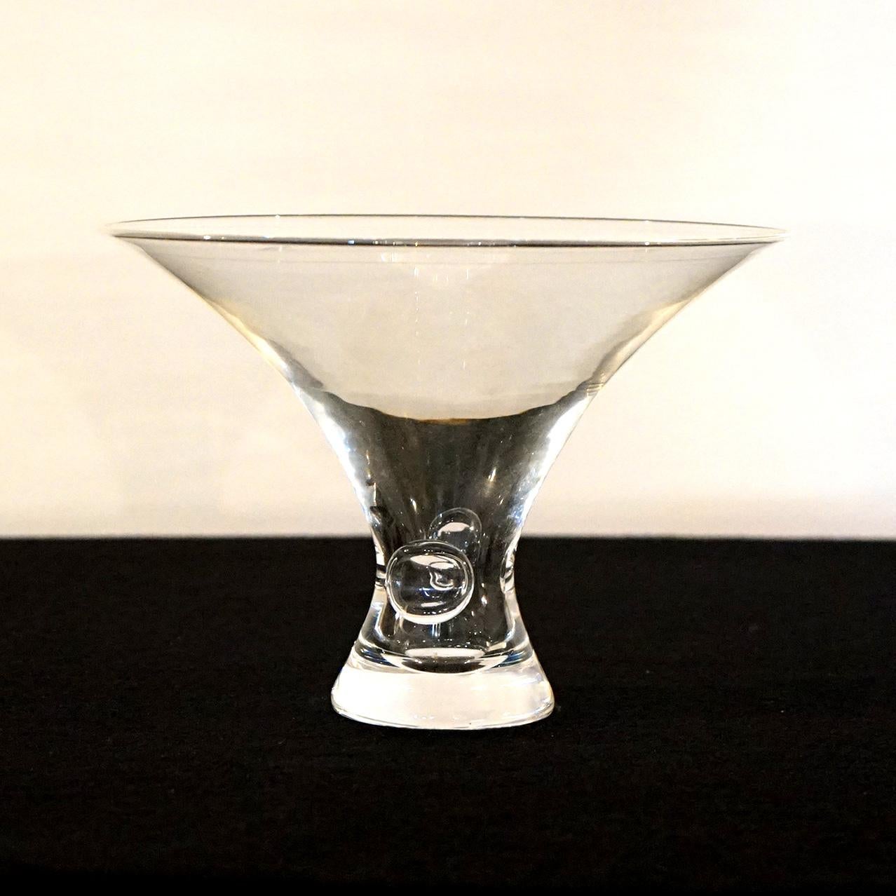 American Mid Century Modern Steuben Art Glass Flared Crystal Bowl with Pinched Base 20thC For Sale