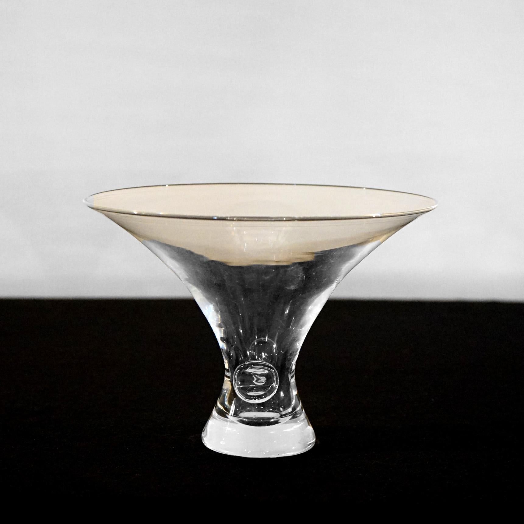 Mid Century Modern Steuben Art Glass Flared Crystal Bowl with Pinched Base 20thC In Good Condition For Sale In Big Flats, NY
