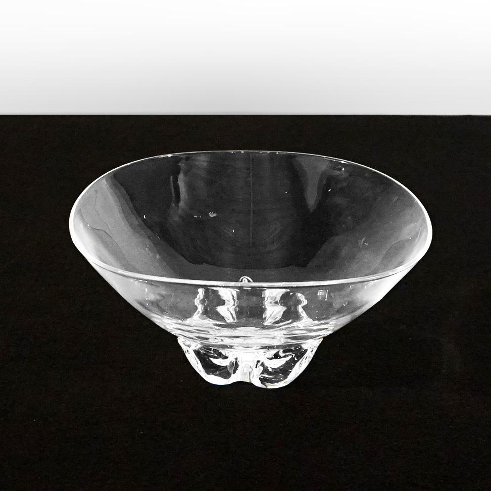 American Mid Century Modern Steuben Art Glass Footed Crystal Bowl 20thC For Sale