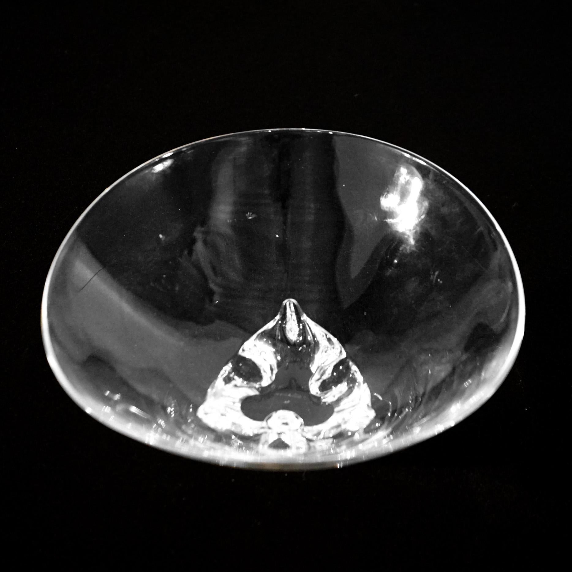 Mid Century Modern Steuben Art Glass Footed Crystal Bowl 20thC For Sale 3