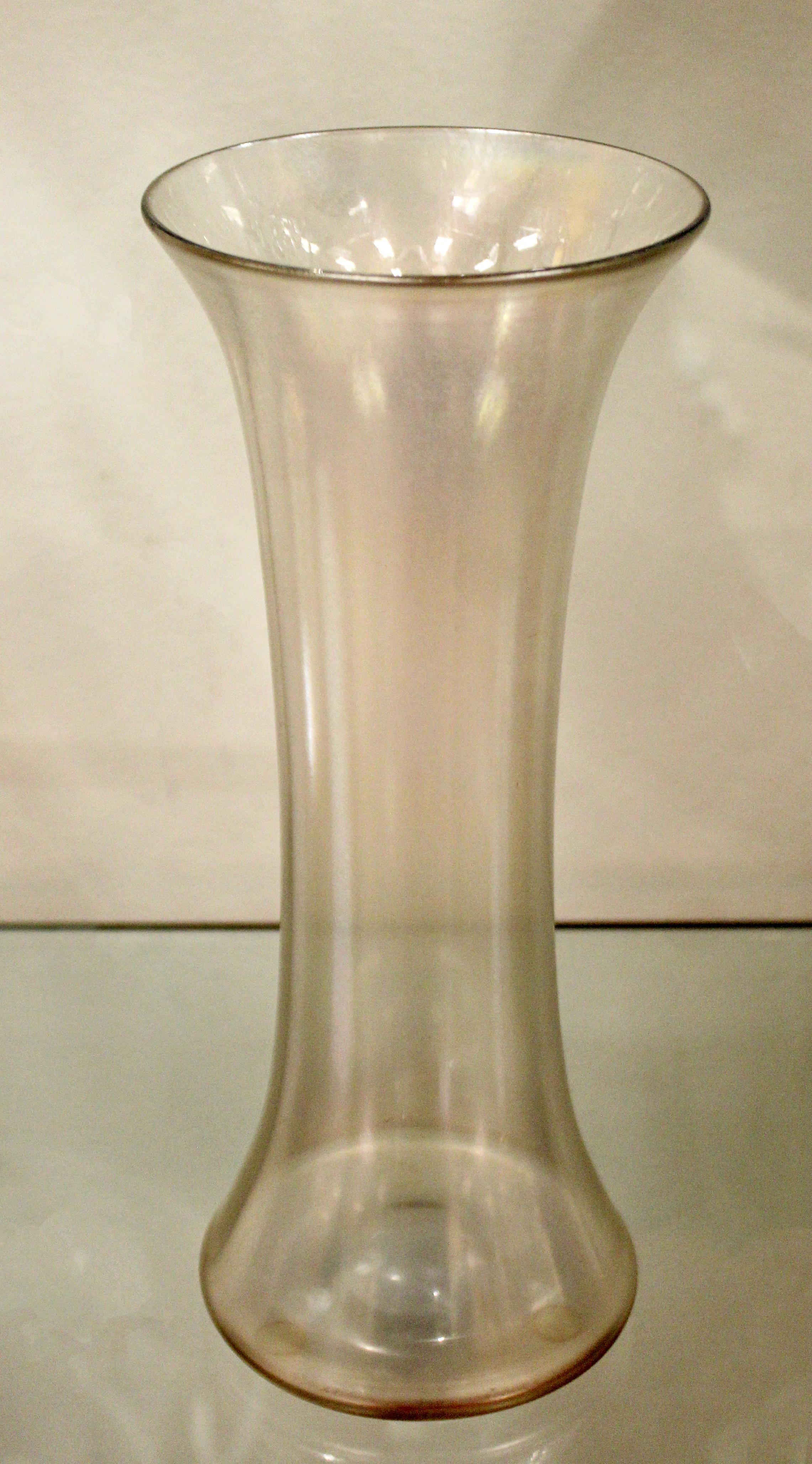 American Mid-Century Modern Steuben Aurene Iridescent Decorative Art Vase, 1960s