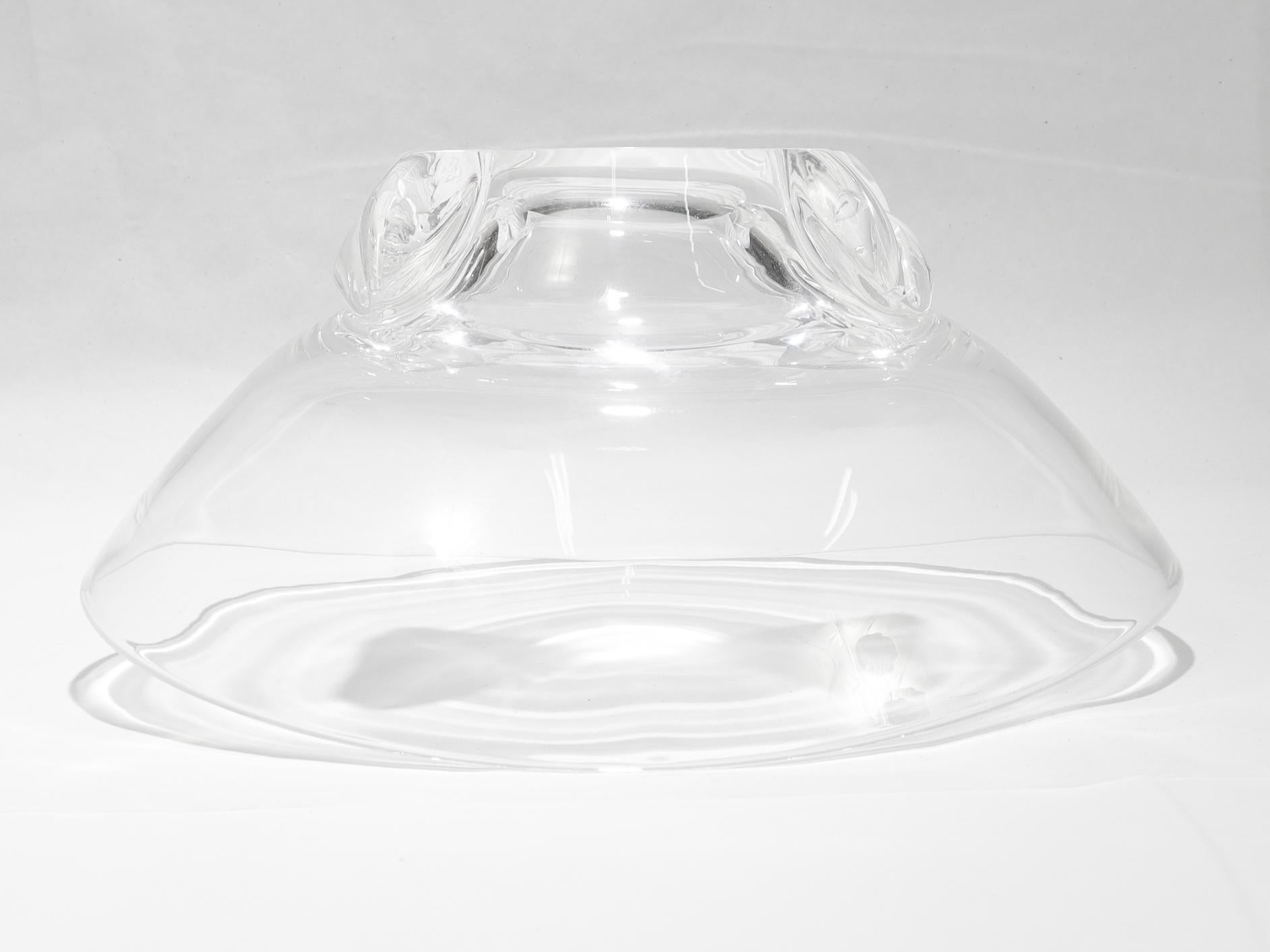 Cuenco en forma de cesta de cristal Steuben Glass moderno de mediados de siglo de Donald Pollard #8079 en venta 3