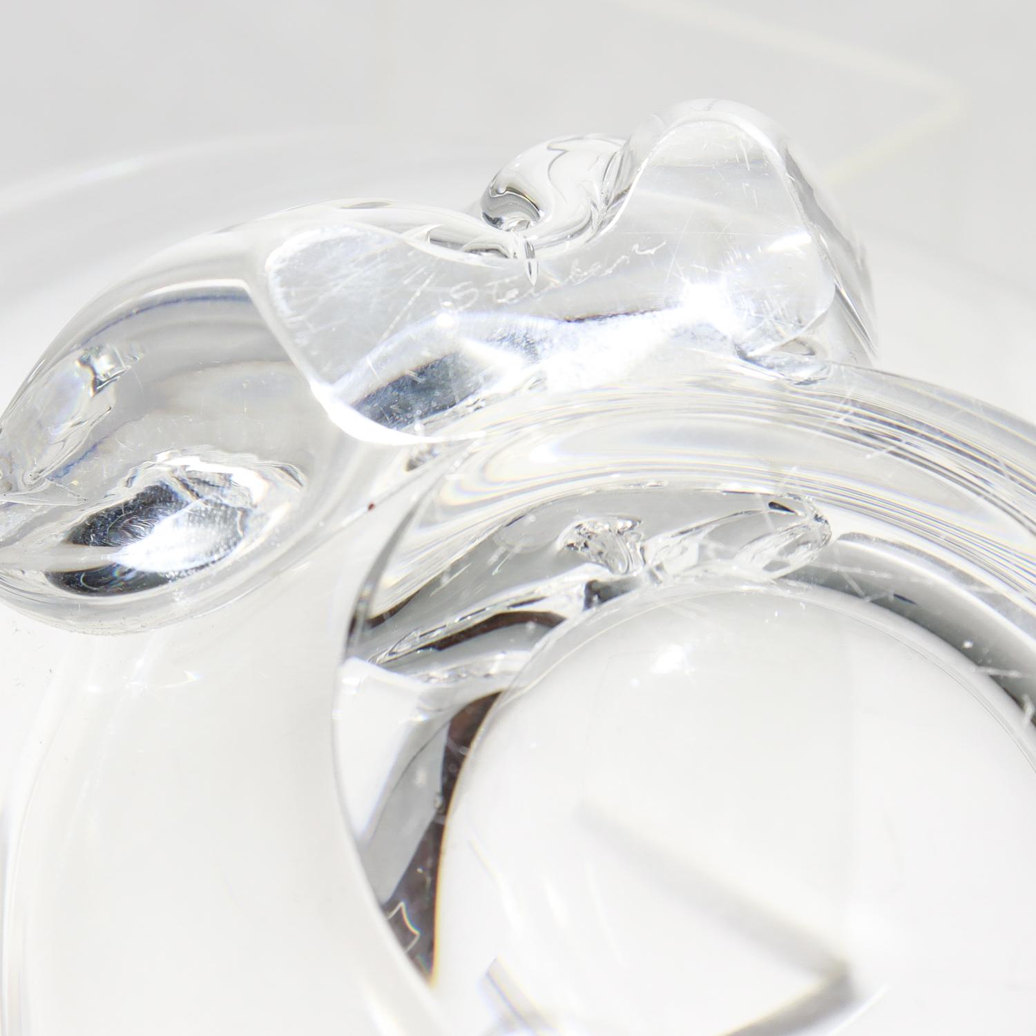 Cuenco en forma de cesta de cristal Steuben Glass moderno de mediados de siglo de Donald Pollard #8079 en venta 7