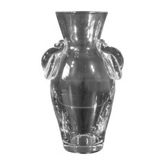 Vase d'art décoratif Steuben Lloyd Atkins à poignée annulaire:: 1950s
