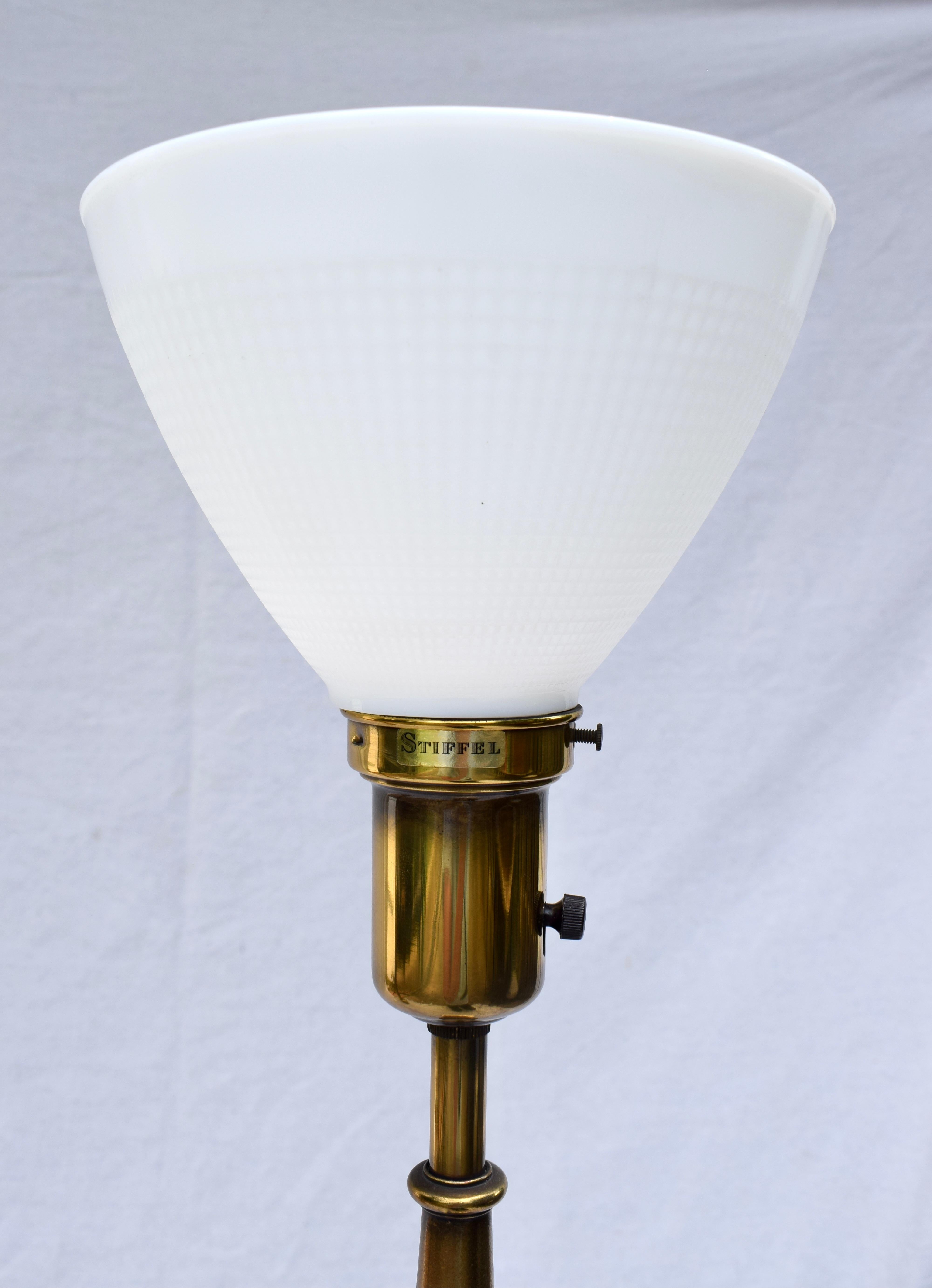 Moderne Stiffel-Tischlampen aus der Mitte des Jahrhunderts mit Schildpatt-Schirmen (amerikanisch) im Angebot