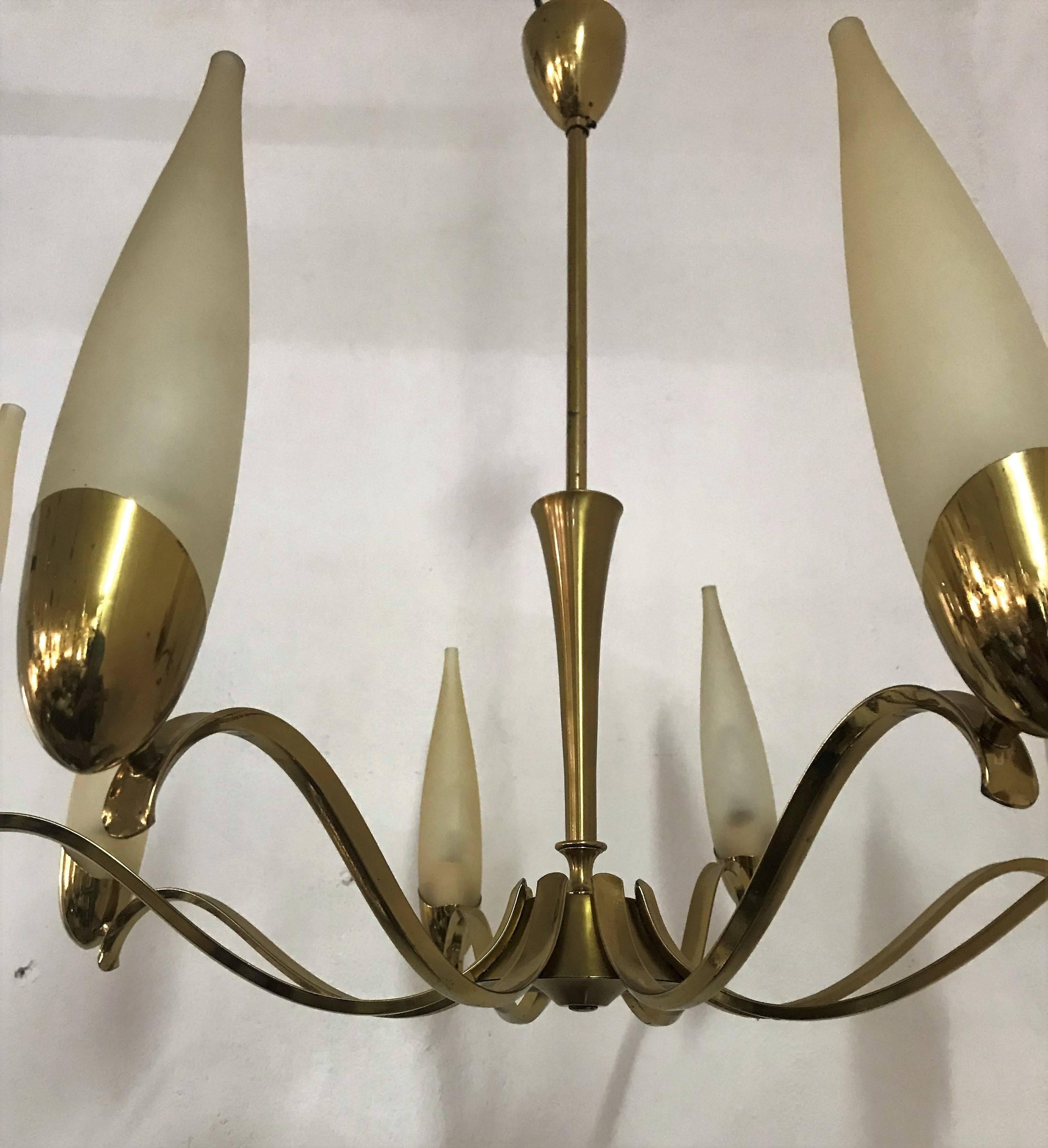 Mid-Century Modern Eight Light brass and Glass Chandelier, Italy, 1960 For Sale 2