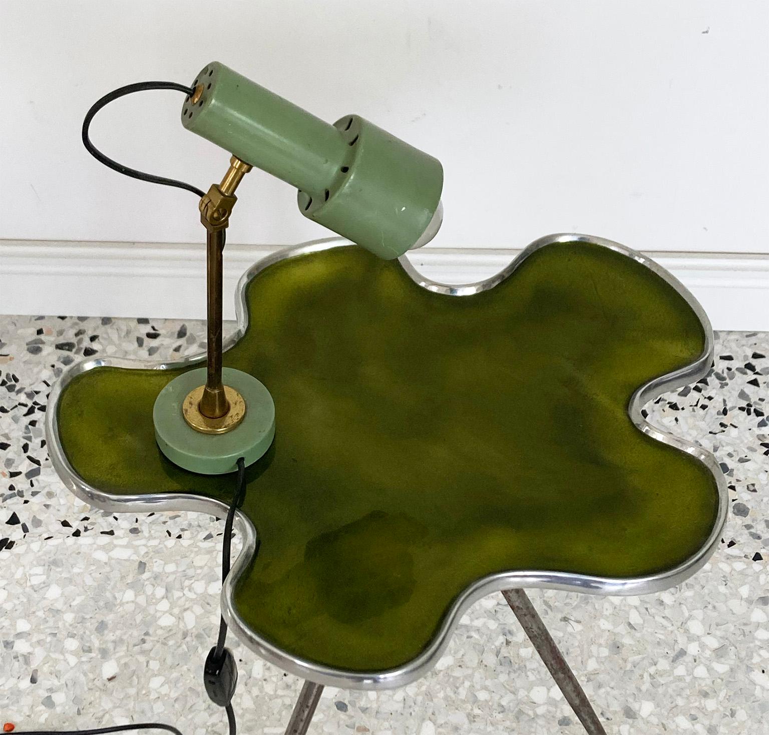 Aluminum Mid-Century Modern Stilnovo Table Lamp in Green Lacquered Metal, Milano, 1950s