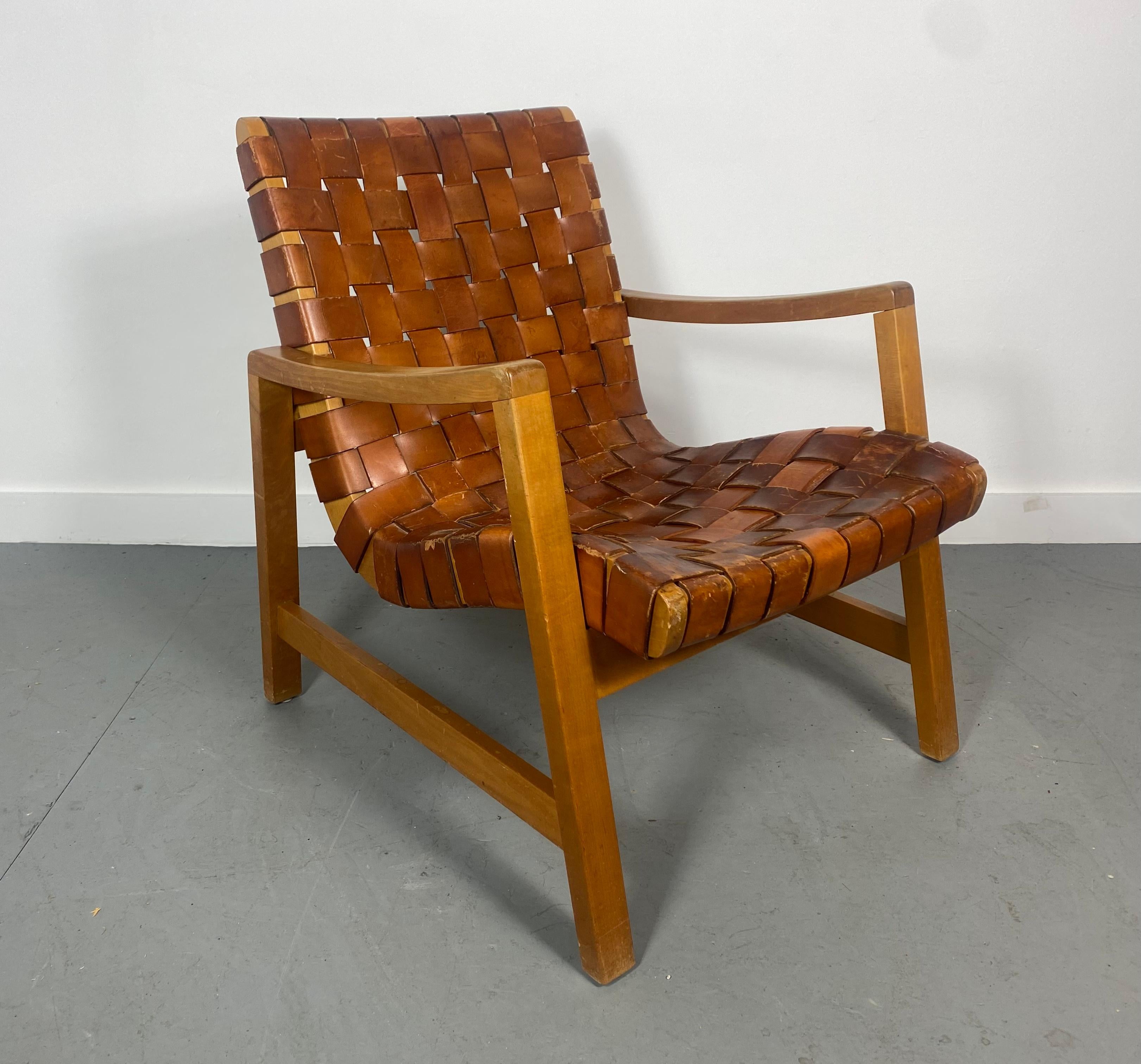 Mid-Century Modern Strap Leather Webbed Lounge Chair by Jens Risom for Knoll In Distressed Condition In Buffalo, NY