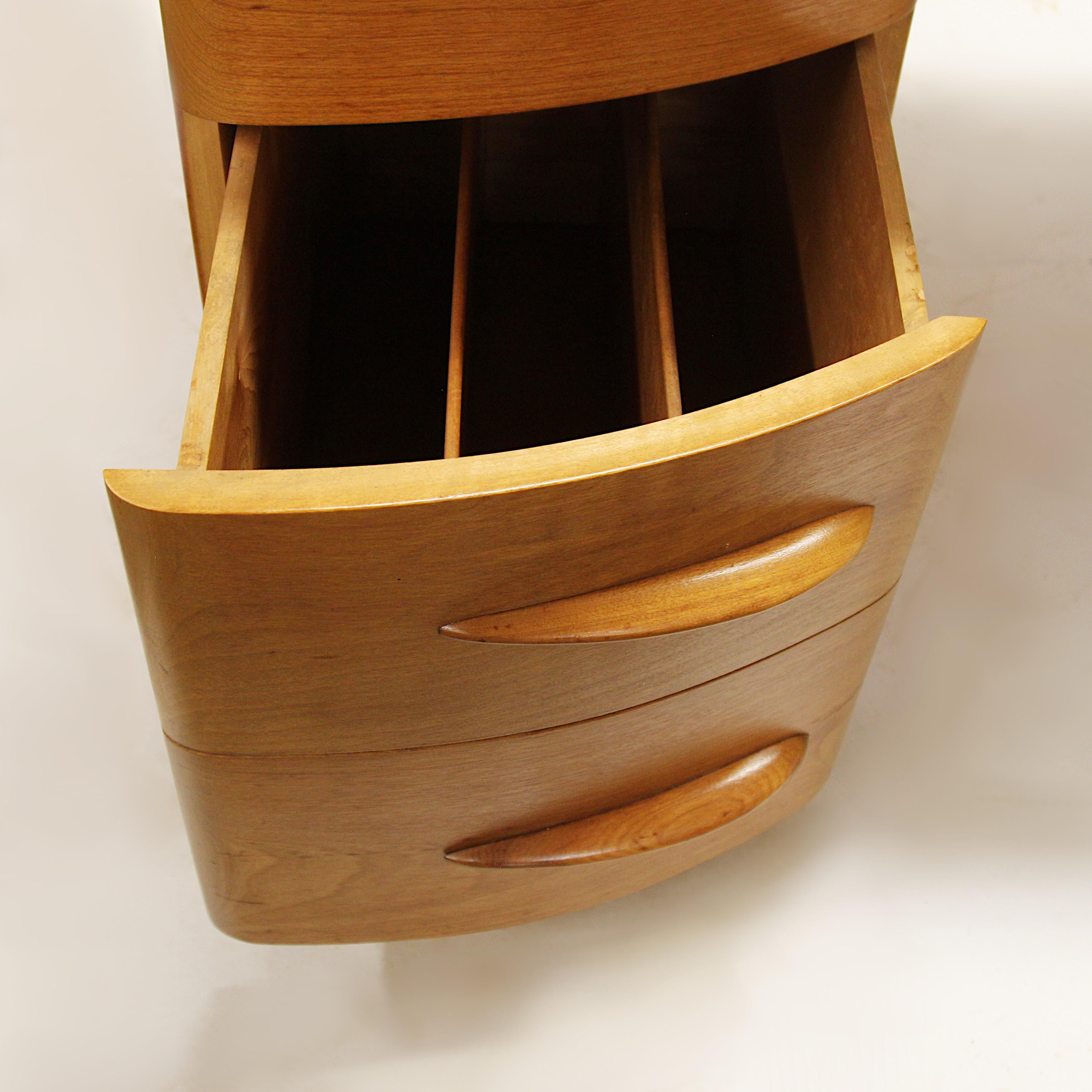 Mid-Century Modern Streamlined Kneehole Desk by Count Alexis de Sakhnoffsky 2