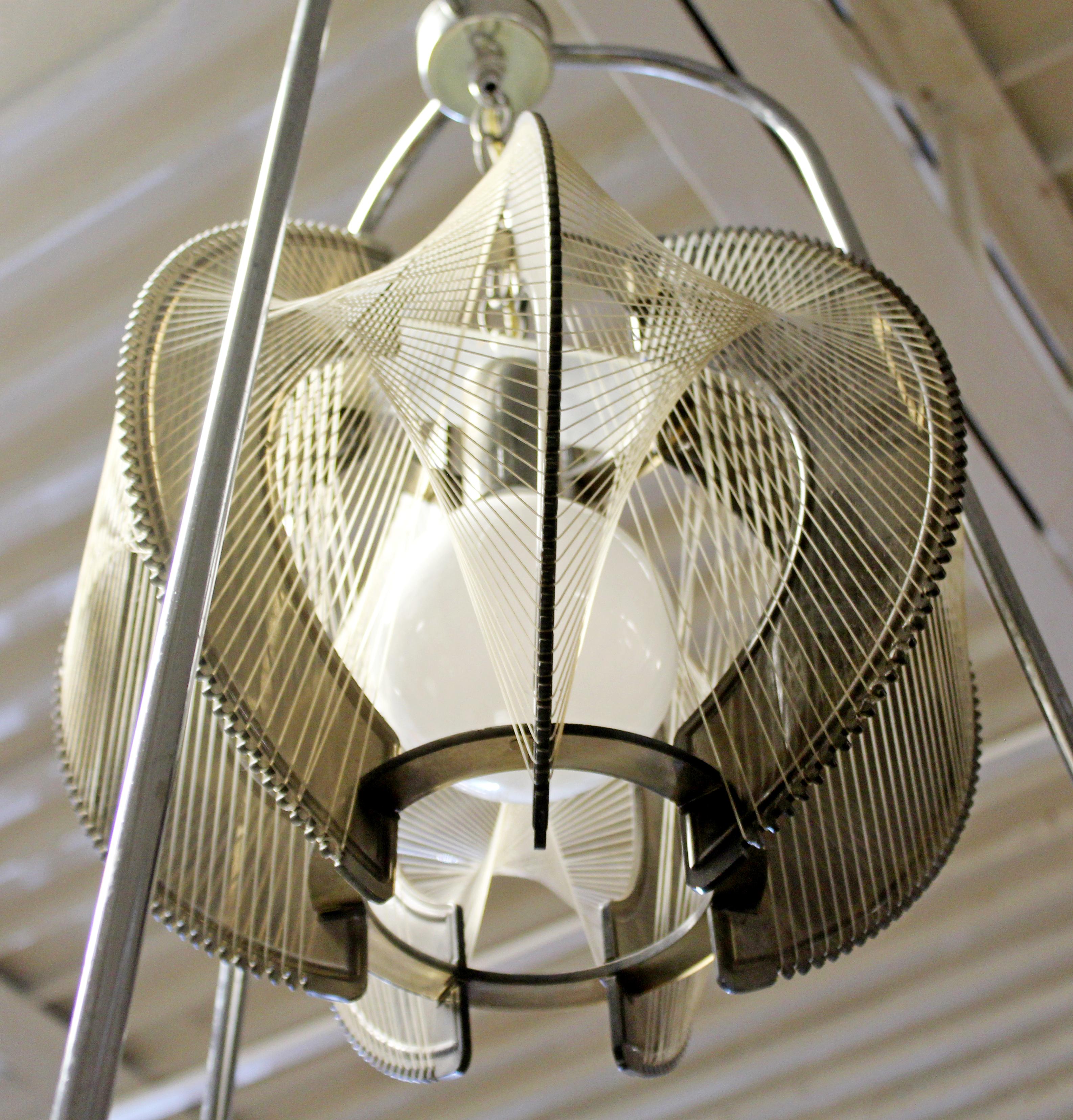 Cromo Lampadario a bracci in filo d'acciaio di metà secolo, anni '60 in vendita
