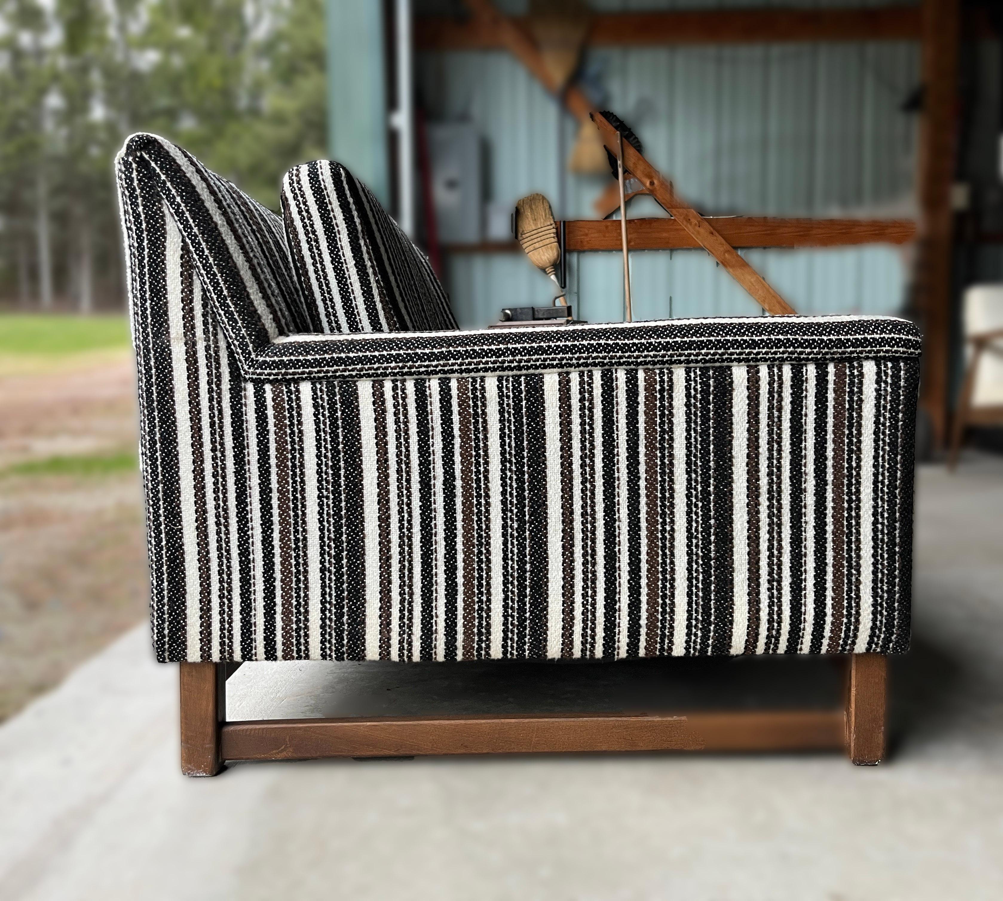Mid-Century Modern Striped Selig of Monroe Imperial Loveseat, Two-Seat Sofa In Good Condition For Sale In Chicago, IL