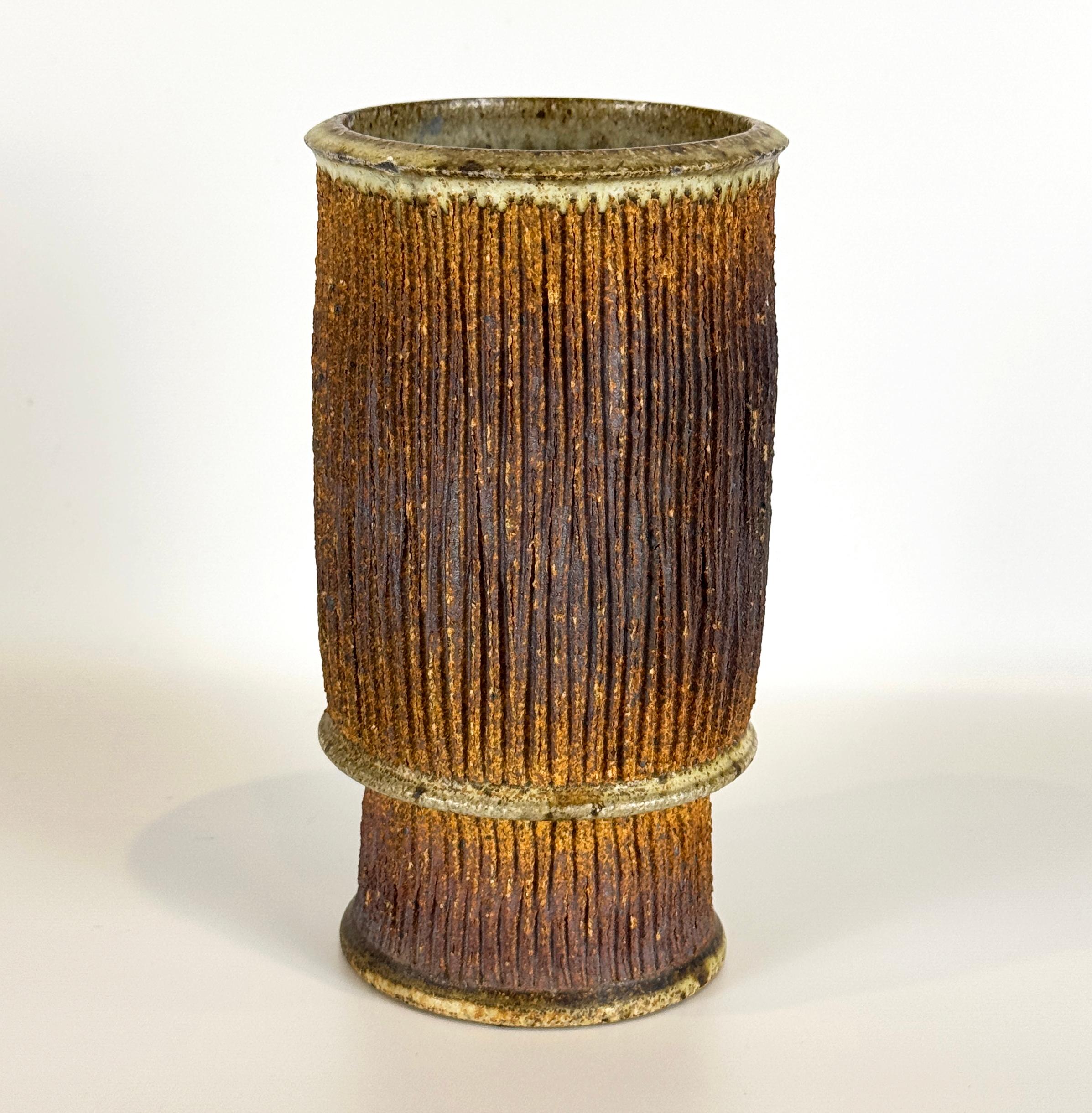 Inconnu Vase en céramique de Studio Modernity de style Brutalist en vente
