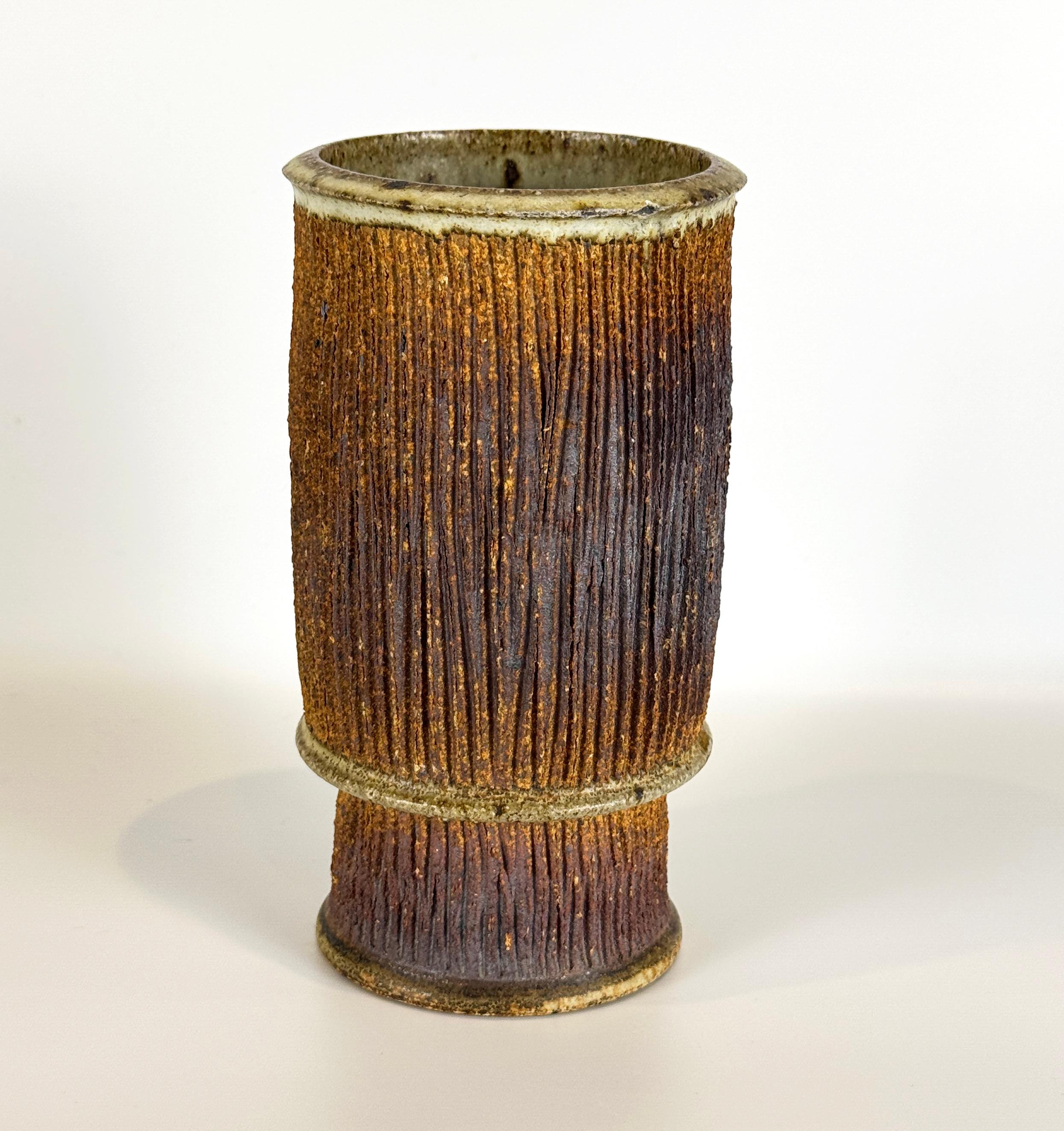 Vase en céramique de Studio Modernity de style Brutalist Bon état - En vente à Philadelphia, PA