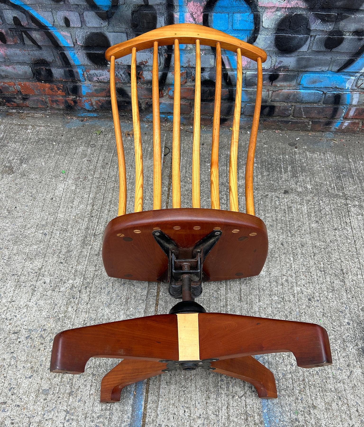 Mid-Century Modern Studio Craft Arts Swivel Spindle Back Chair For Sale 2