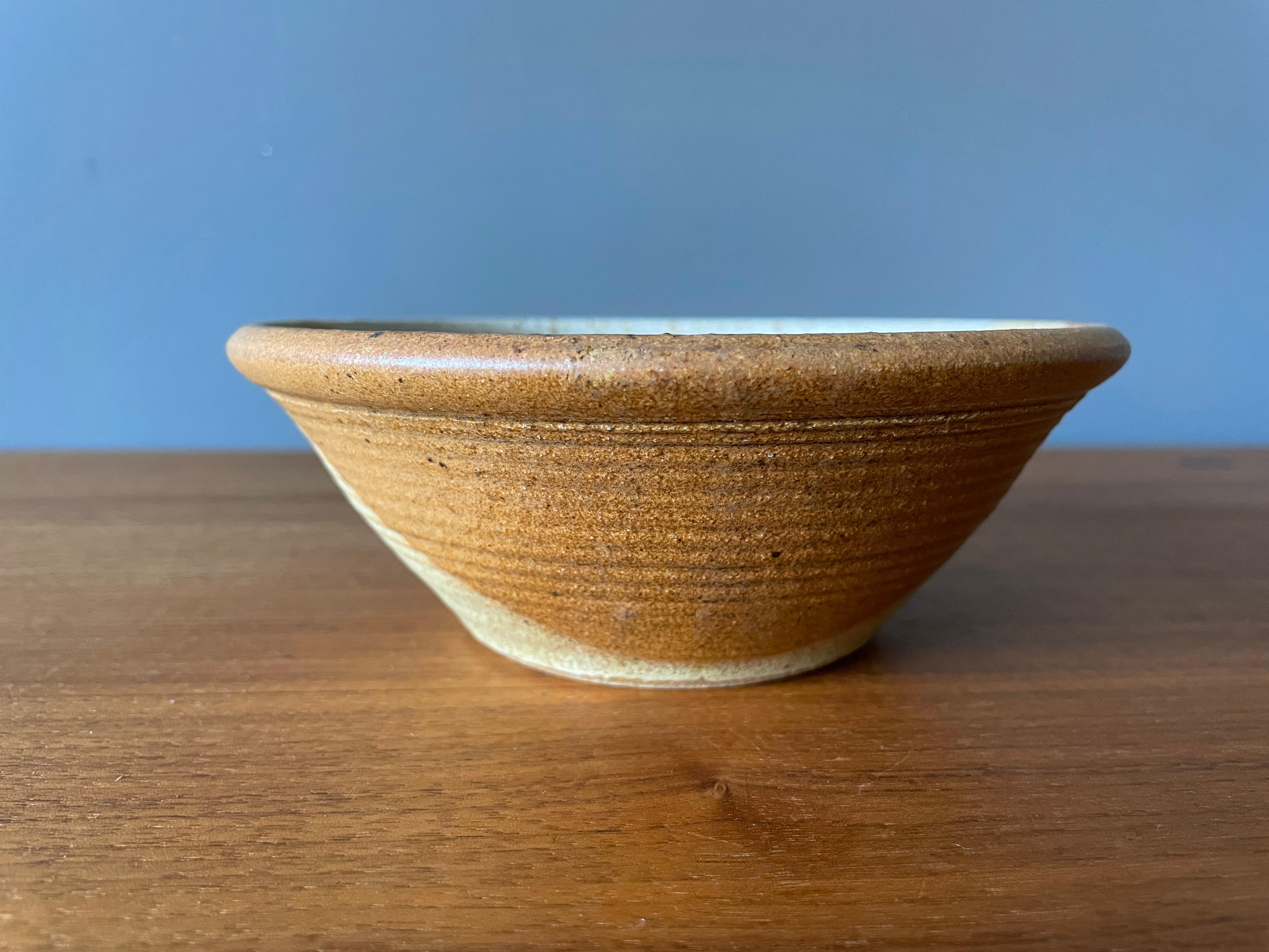 Mid-Century Modern Studio Crafted Ceramic Bowl, circa 1970s In Good Condition In Costa Mesa, CA