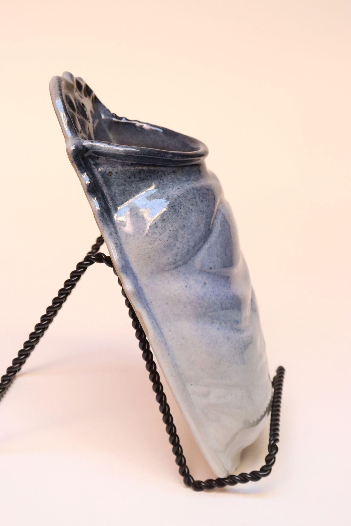 Porte-lettres ombré bleu de Deanna Nichols en Studio Pottery, moderne du milieu du siècle en vente 1