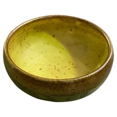 Mid-Century Modern Studio Pottery Ceramic Bowl in the Manner of Warren MacKenzie